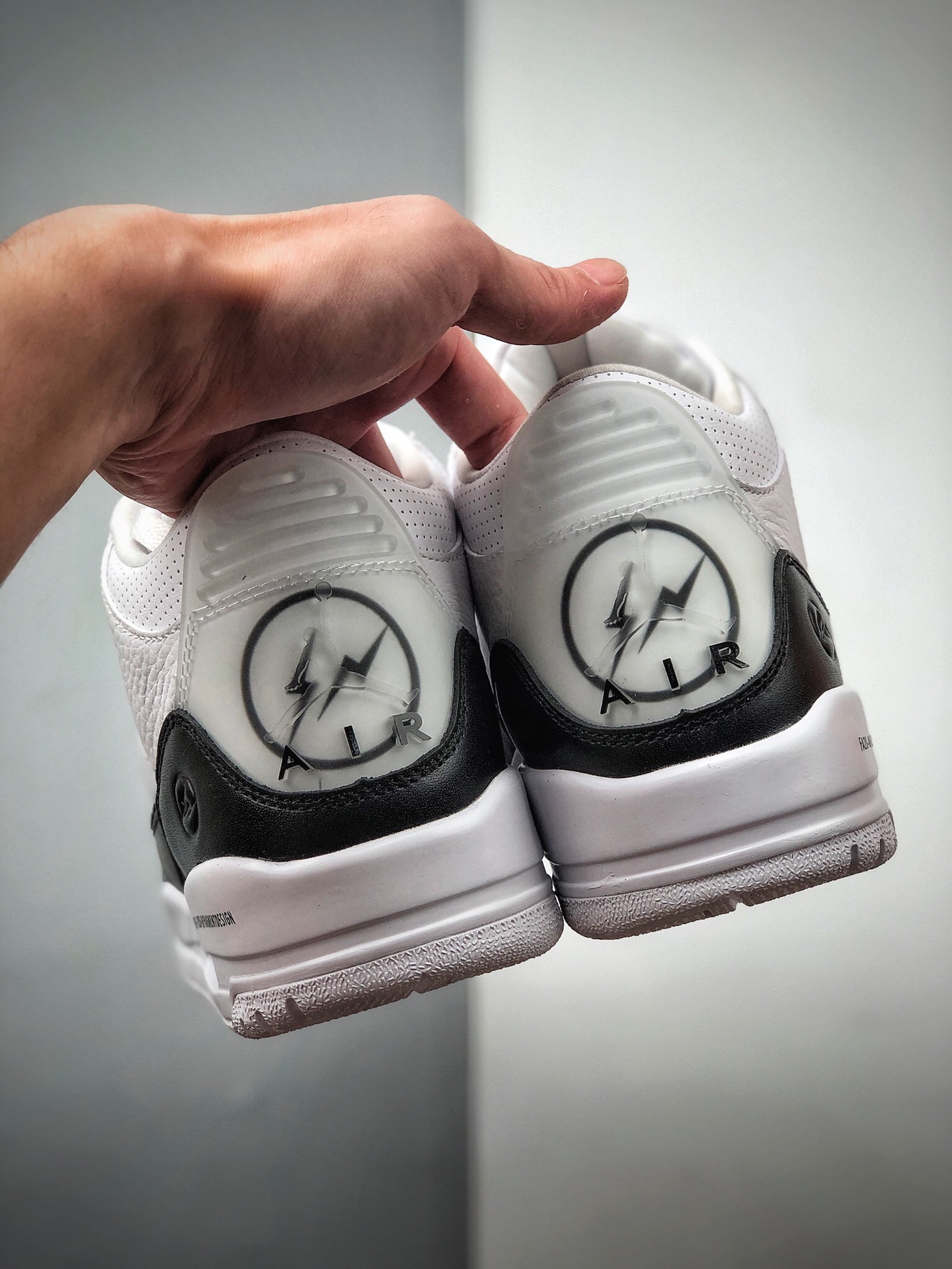 460 乔丹3代 藤原浩 闪电联名 Fragment Design x Air Jordan 3 货号：DA3595-100