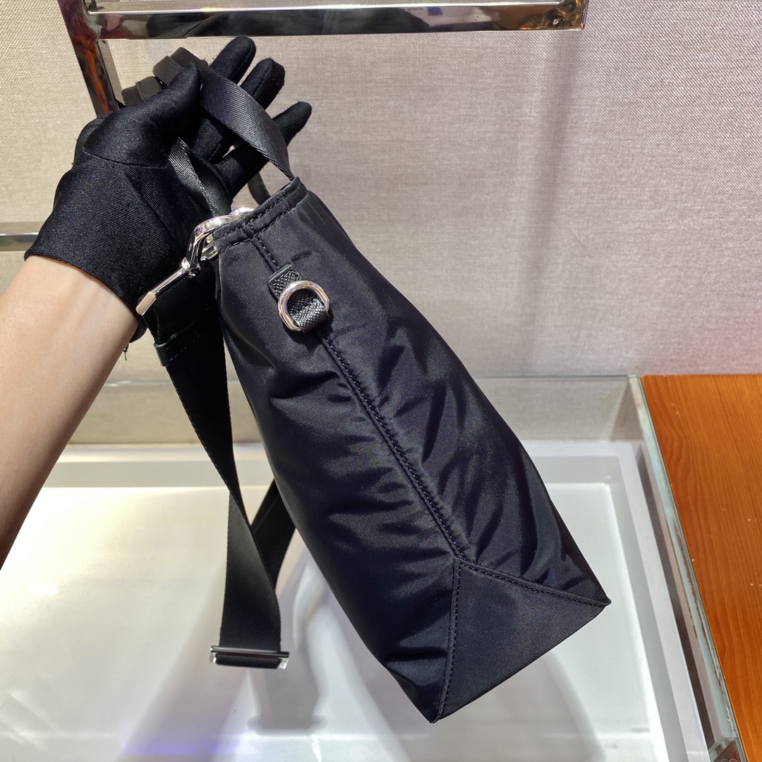 PRADA普拉达进口尼龙布料新款中性公文包1BG876