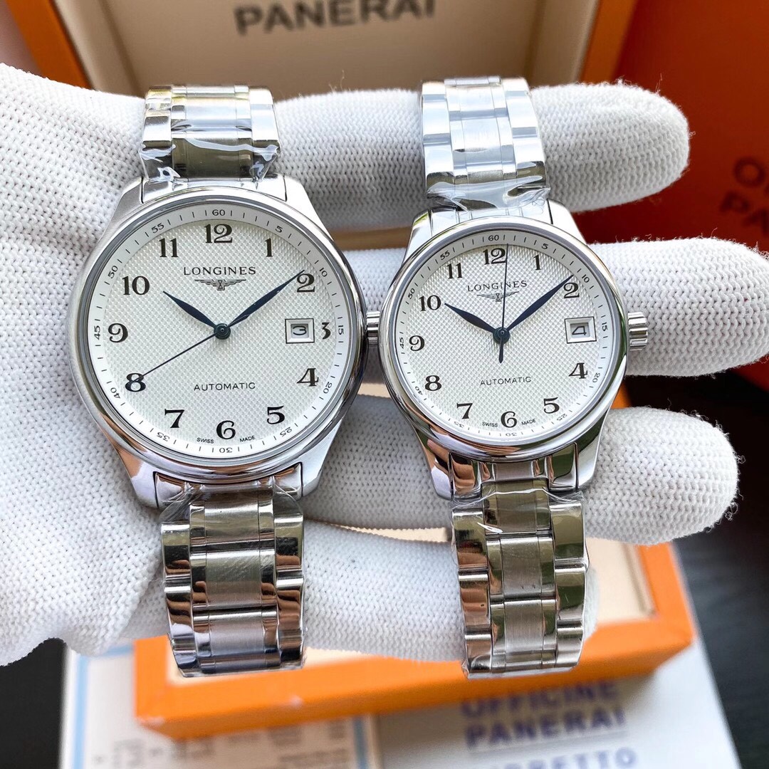 💰260。皮带品牌： 浪琴-LONGINES  名匠系列类型：情侣对表表壳：316精钢（做工优质）表带：进口小牛皮/316精钢（两种可选）机芯：高级定制全自动机芯（走时精准）玻璃：高级矿物质玻璃镜面（防划花）尺寸：男直径39mm，厚度11mm，女直径33mm，厚度11mm🔥顶级出品 精品不断🔥