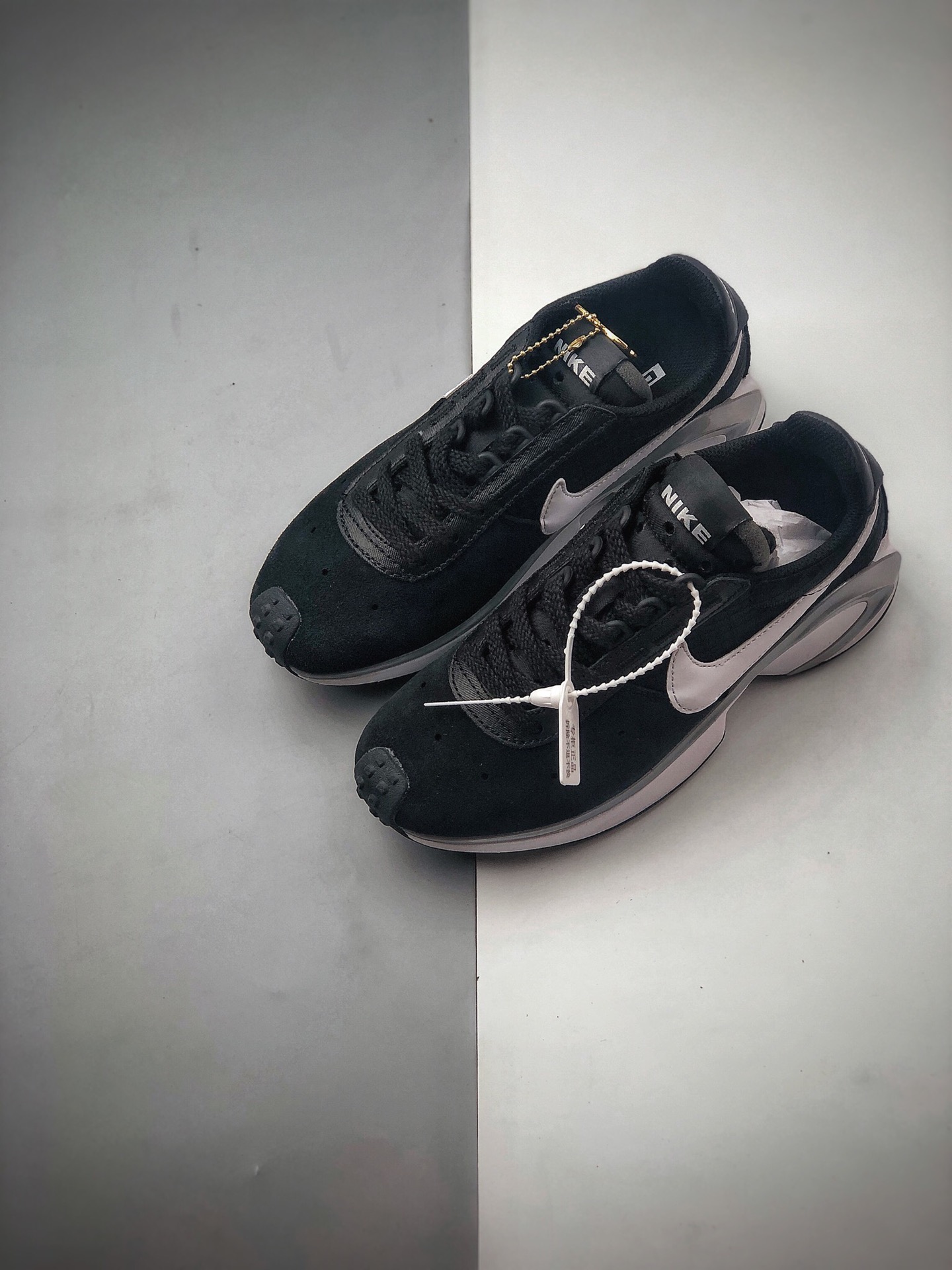 250 Nike D/MS/X  Waffle “Starfish”复古跑鞋CQ0205-001