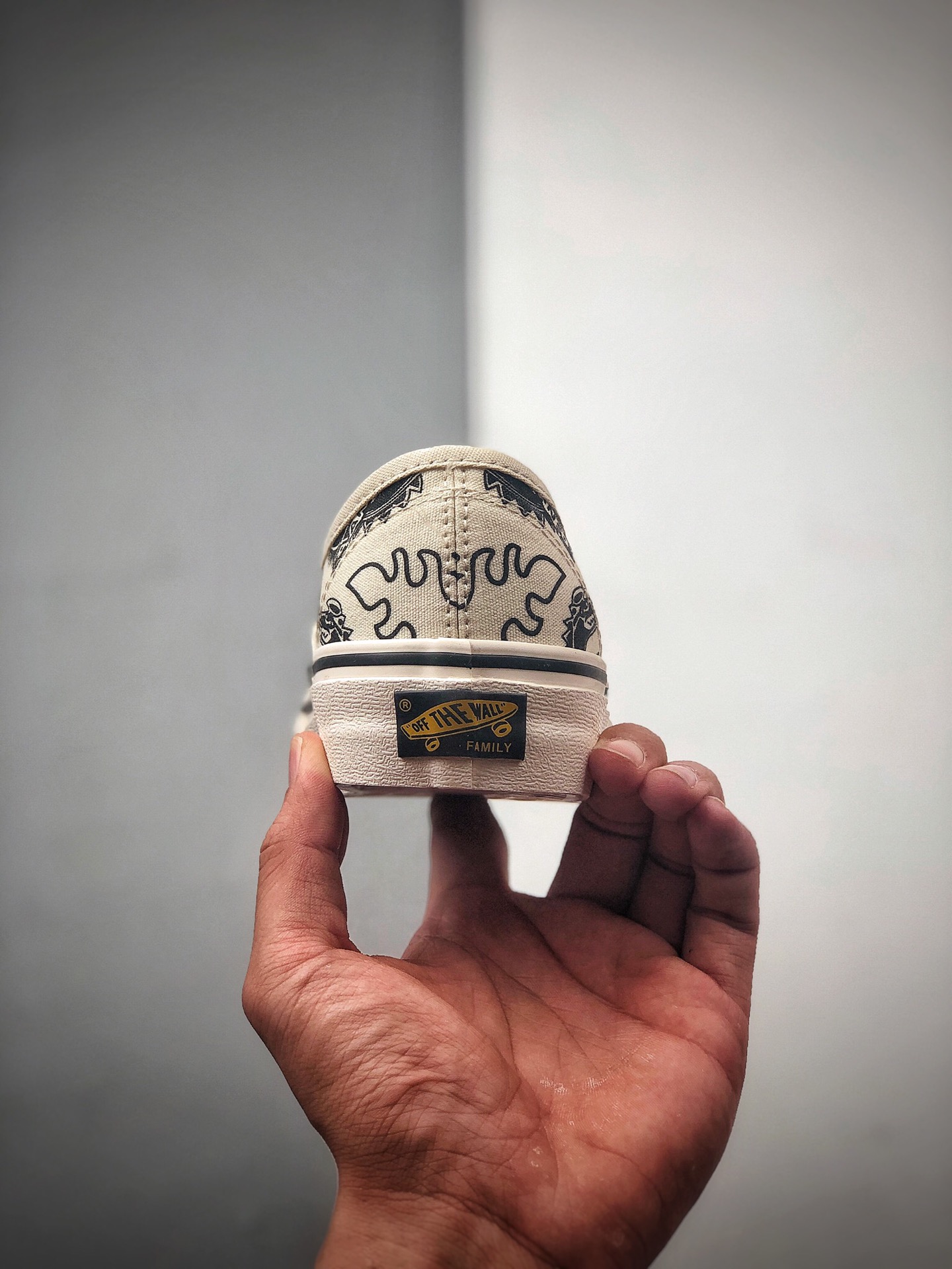 150  小红书推荐榜第一名 ！神仙百搭配色！Vans Authentic ”Family”黑白帆布