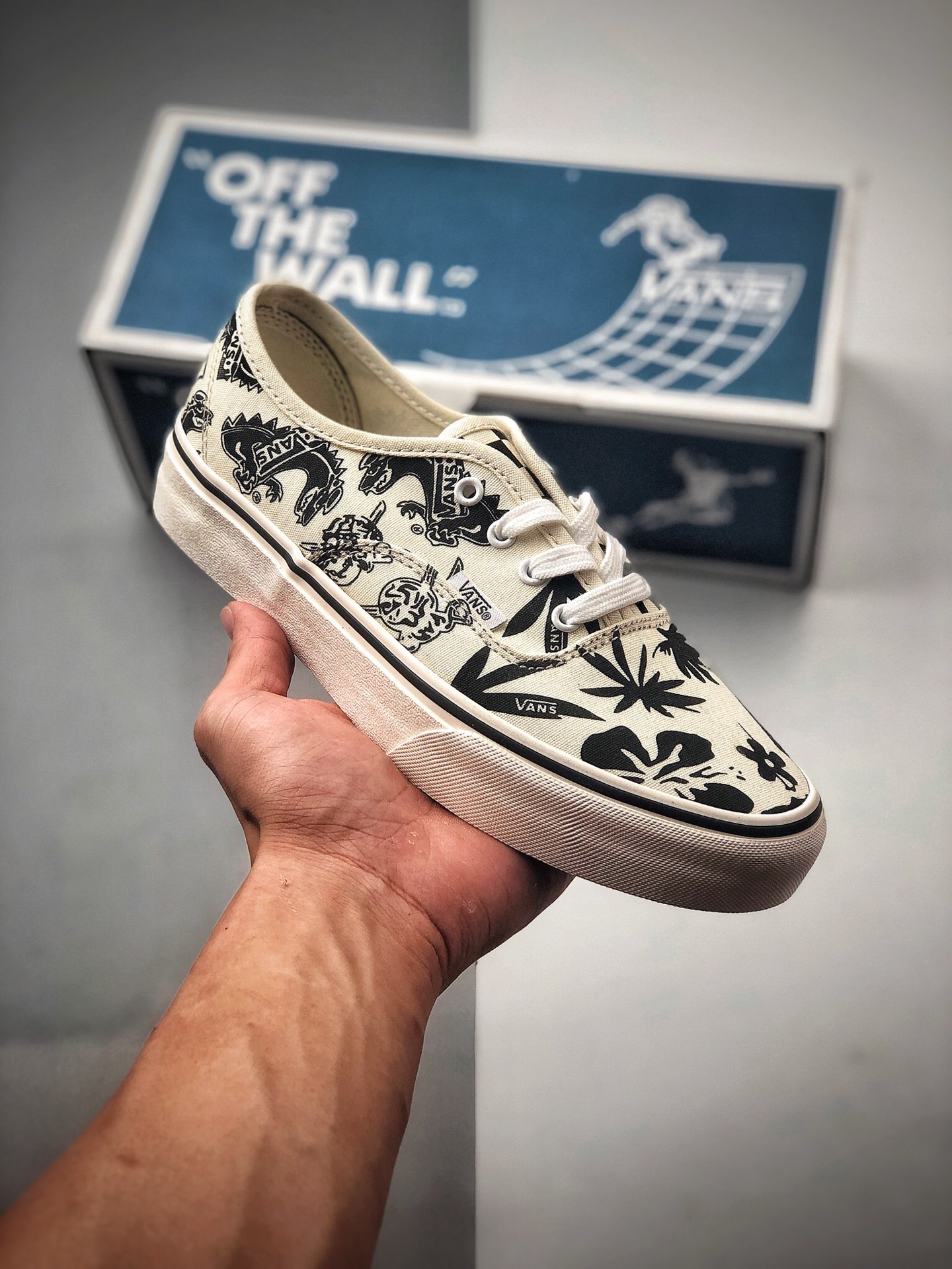 150  小红书推荐榜第一名 ！神仙百搭配色！Vans Authentic ”Family”黑白帆布