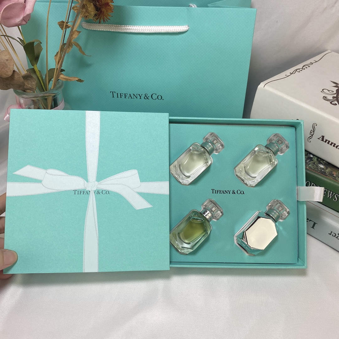 Tiffany & Co. Mini Perfume Set - 4 x 5ml Diamond Collection 3 i1597427408 4452 1