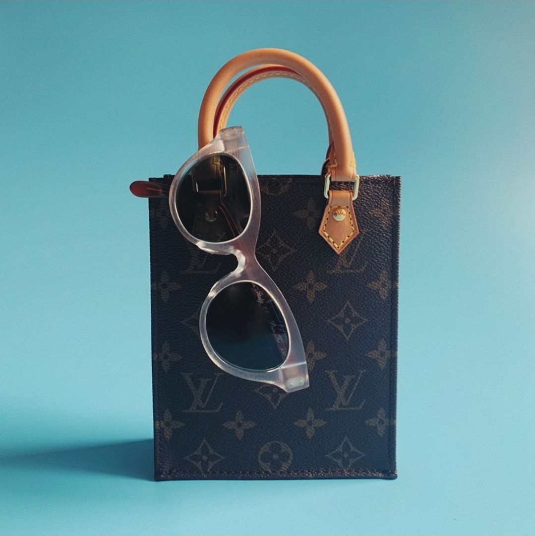 NO:200150,The original single hardware PETIT SAC PLAT score bag M81295 new version of adjustable shoulder strap M69442 Petit Sac Plat handbag uses Monogram canvas to interpret the pocket version of Louis Vuitton's iconic Sac Plat handbag, paired with a top handle and removable leather shoulder strap. The lightweight configuration hides plenty of space and can accommodate daily needs such as mobile phones. Size 14x17x5cm, LV [top original list], louis vuitton, louis vuitton19860909配礼盒对版开发原单五金PETIT SAC PLAT 琴谱包M81295新版调节肩带 M69442 Petit Sac Plat 手袋以 Monogram 帆布演绎路易威登标志性 Sac Plat 手袋的袖珍版本,搭配顶部手柄和可拆卸皮革肩带.轻盈构型暗藏充裕空间,可容纳手机等日常所需.尺寸14x17x5cm,LV【顶级原单】,louis vuitton,louis vuitton,Bag