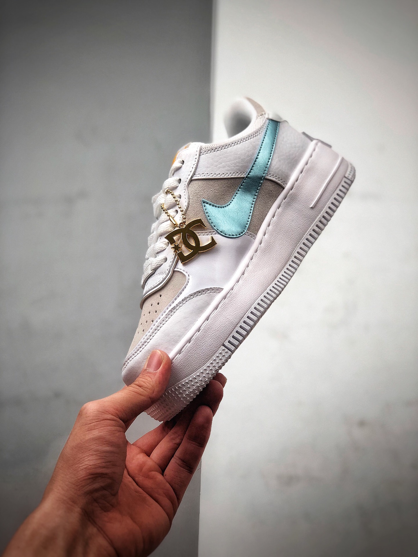 200  Women's  Air Force 1 AF1 Shadow White Hydrogen Blue DA4286-100