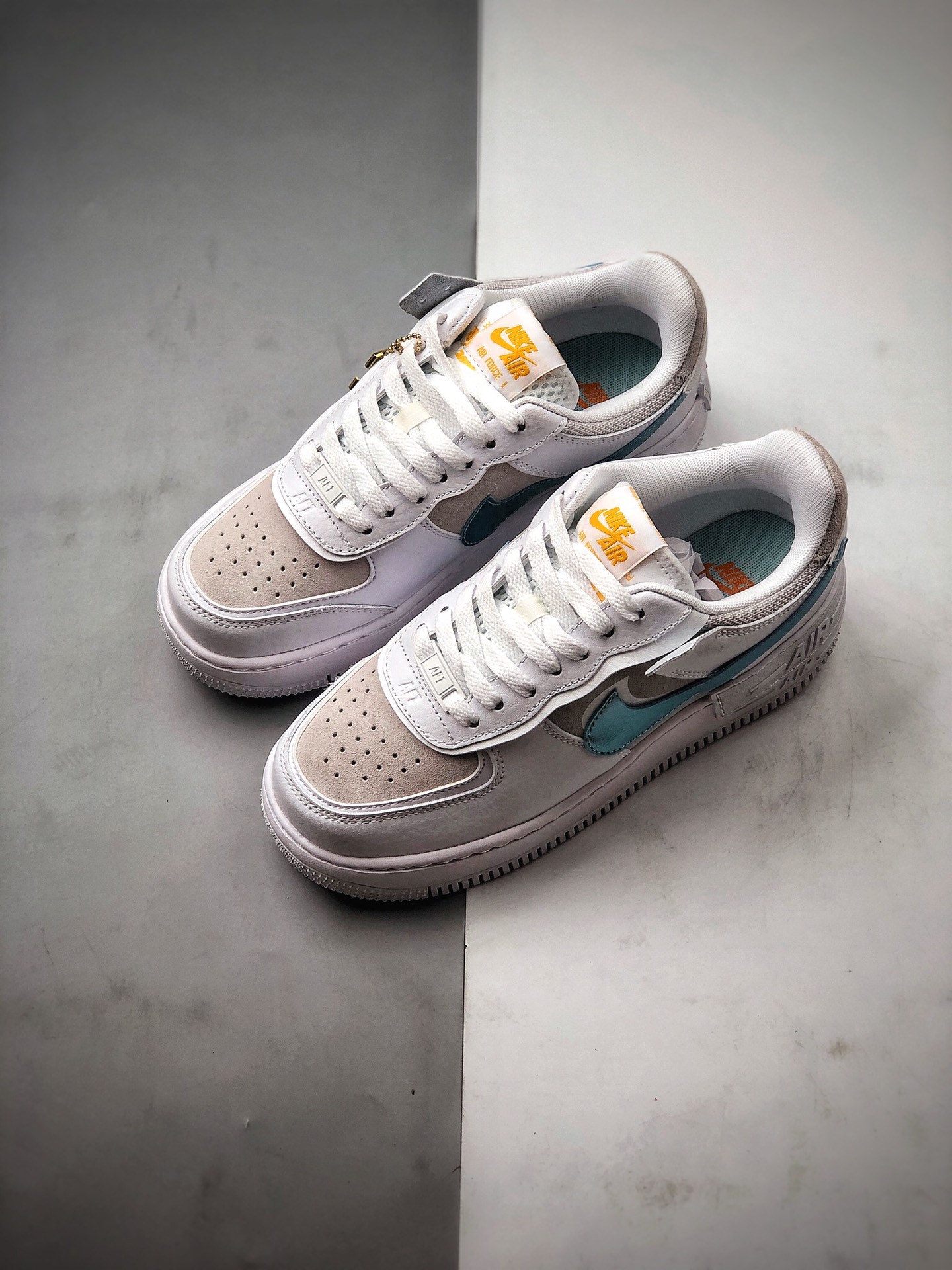 200  Women's  Air Force 1 AF1 Shadow White Hydrogen Blue DA4286-100