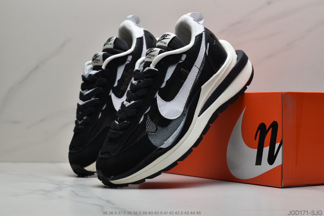 180 公司级日式解构美学联名Sacai x Nike Pegasus Vaporfly”Black/White” CI9928-300