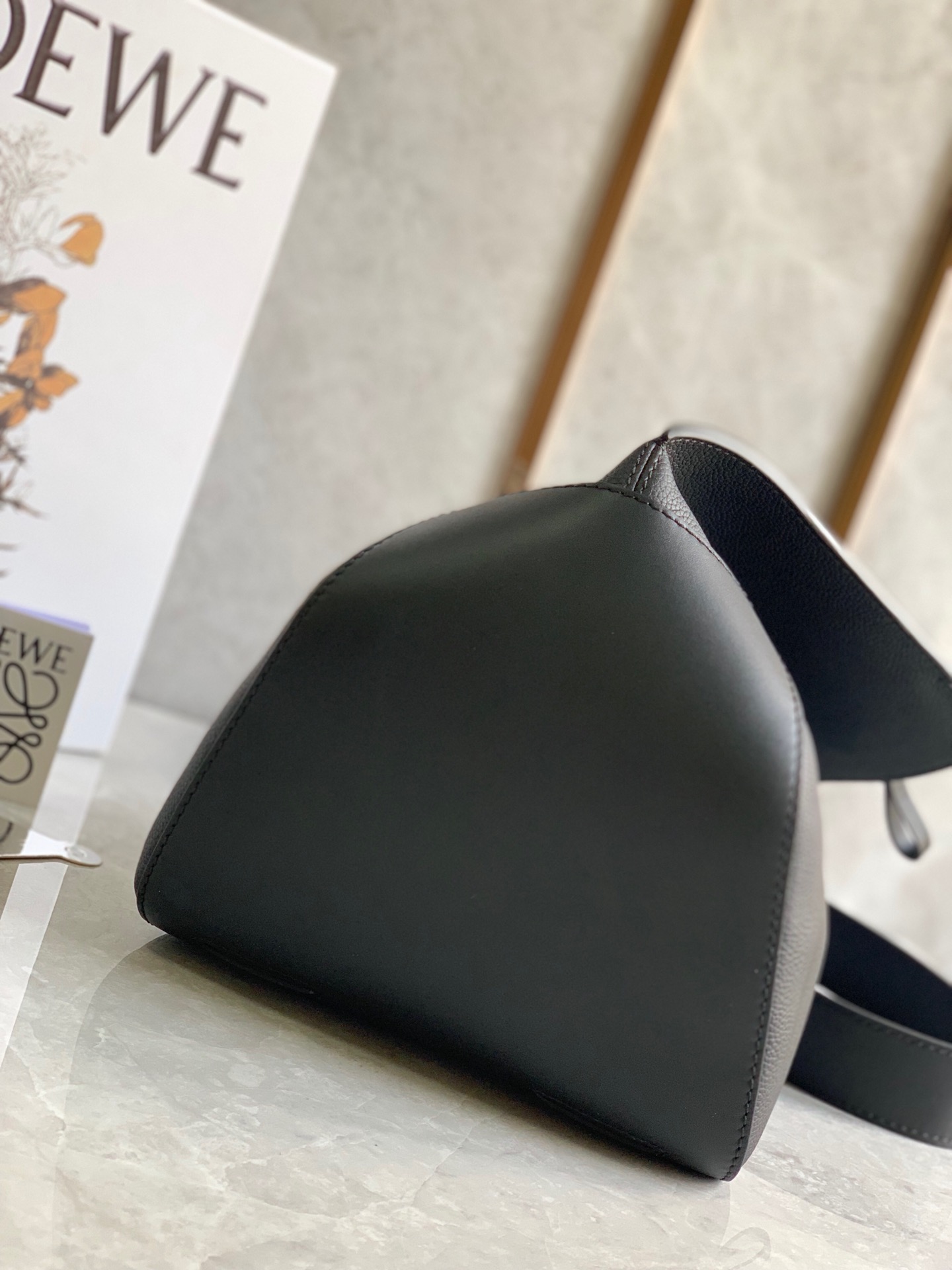 Loewe罗意威 Anton Backpack 黑色