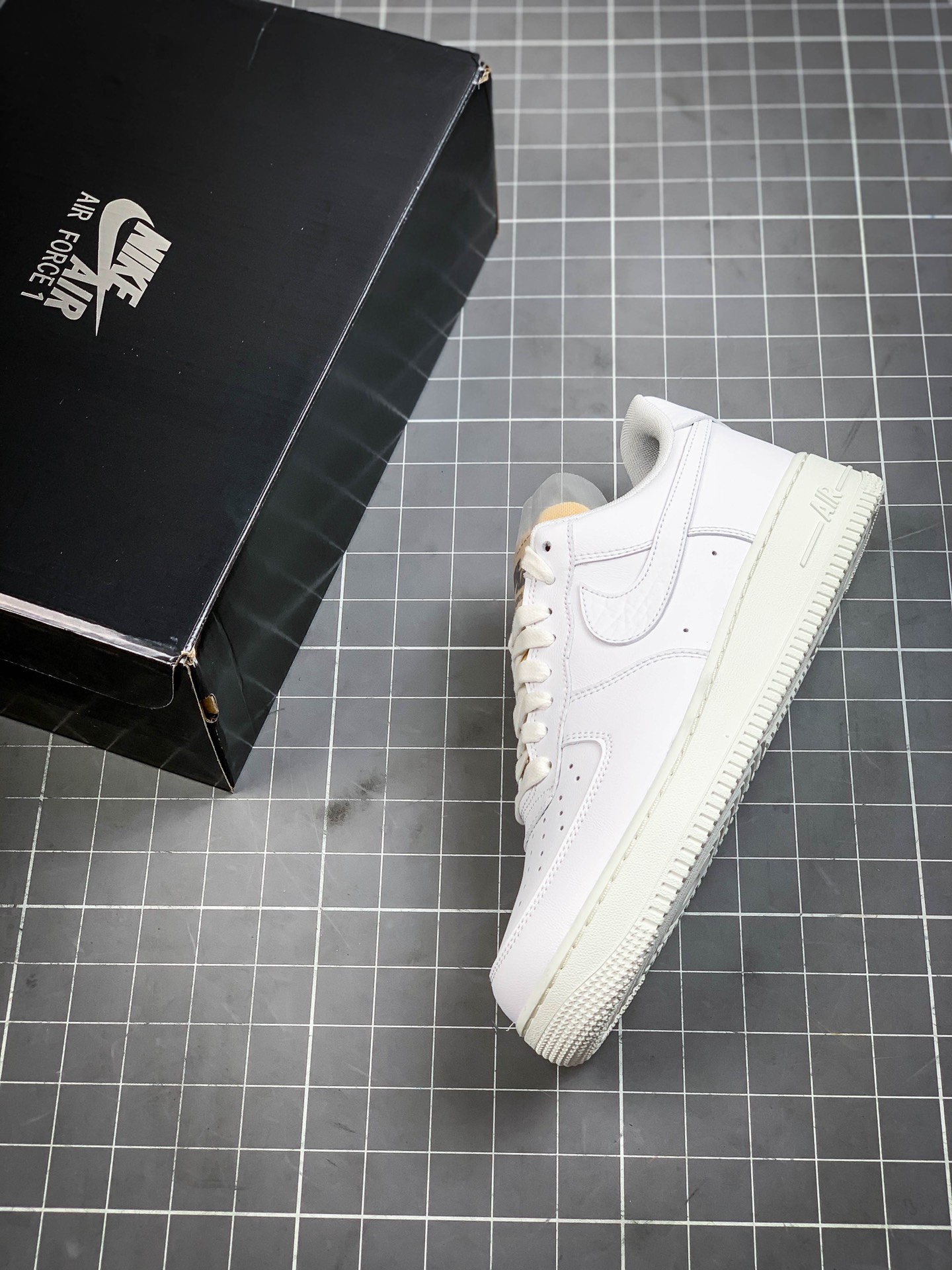 230 Nike Air Force 1'07 空军一号低帮运动休闲板鞋 CZ8101-100