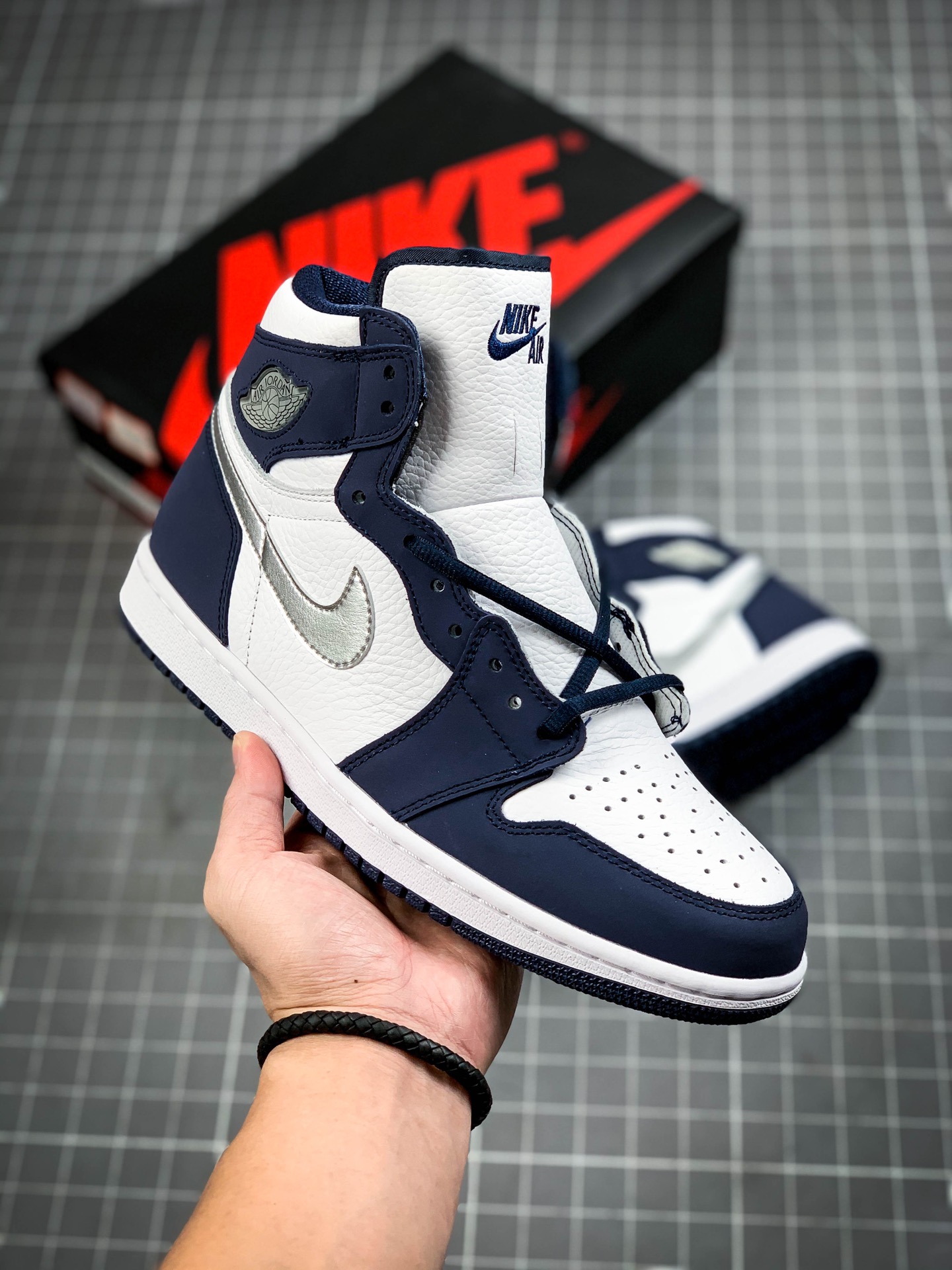 290 公司级乔丹/Air JordanAJ1 aj1 乔丹1代 乔1 乔丹1代高帮系列 Air Jordan 1 “Midnight Navy”  货号：DC1788-100 412