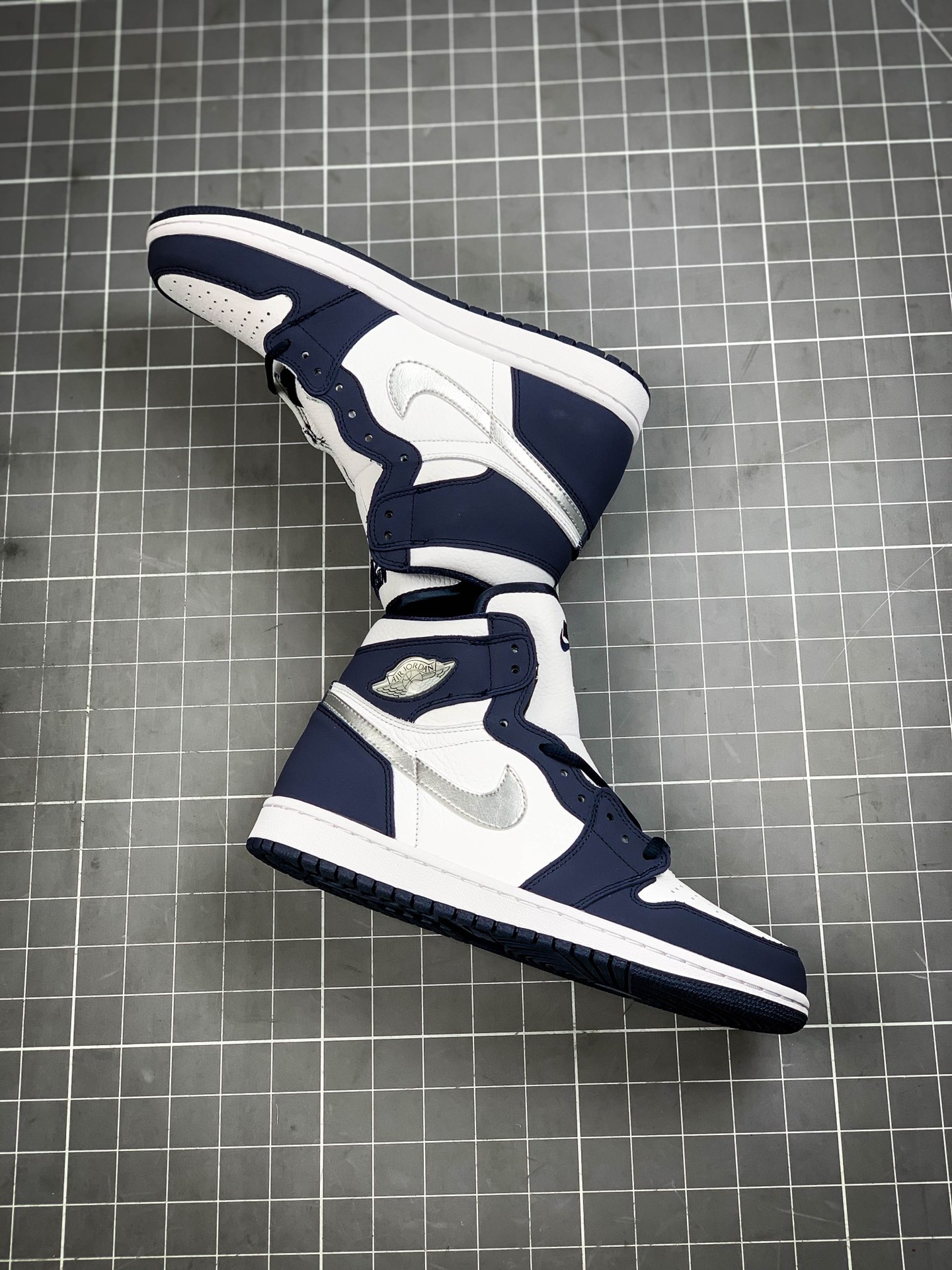 290 公司级乔丹/Air JordanAJ1 aj1 乔丹1代 乔1 乔丹1代高帮系列 Air Jordan 1 “Midnight Navy”  货号：DC1788-100 412