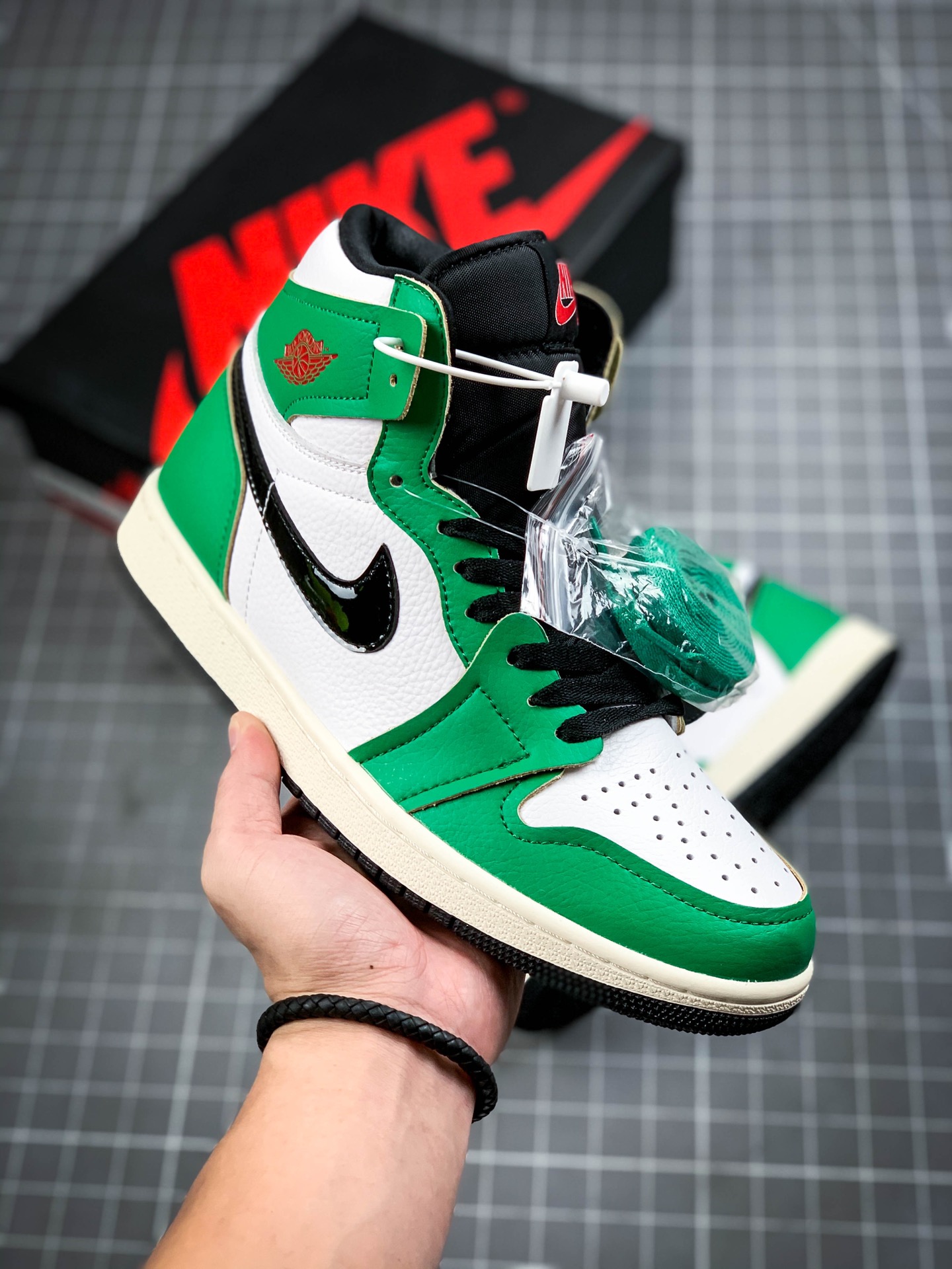 270 乔丹/Air JordanAJ1 aj1 乔丹1代 乔1 乔丹1代高帮系列Air Jordan 1 High OG WMNS “Lucky Green”  ”货号：DB4612-300 73