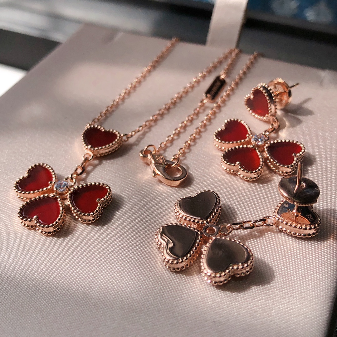 NO:661201,38th Goddess Day Gift Recommendation Necklace 18 Earrings V c a Big Red Heart Set A red heart hits your weak spot, Vac necklace Vac earrings, necklace1986090938女神节礼物推荐 项链18耳钉 V c a 大红心套装 一颗红心直击你的软肋,Vac项链Vac耳钉,necklace,Jewelry