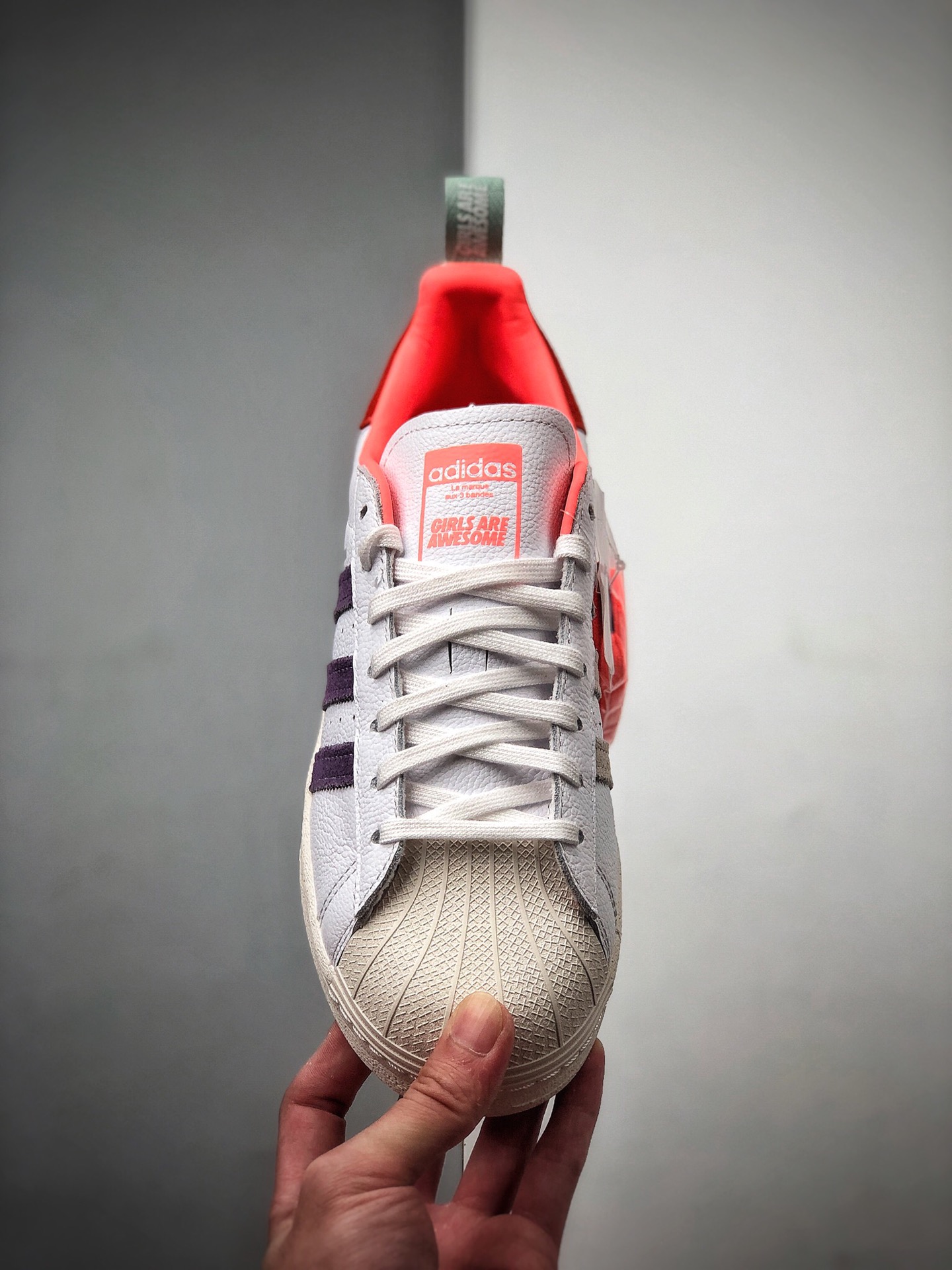 270 Girls are awesome贝壳头三叶草 Originals 联名 Superstar Superstar50周年白科技紫橙 FW8087