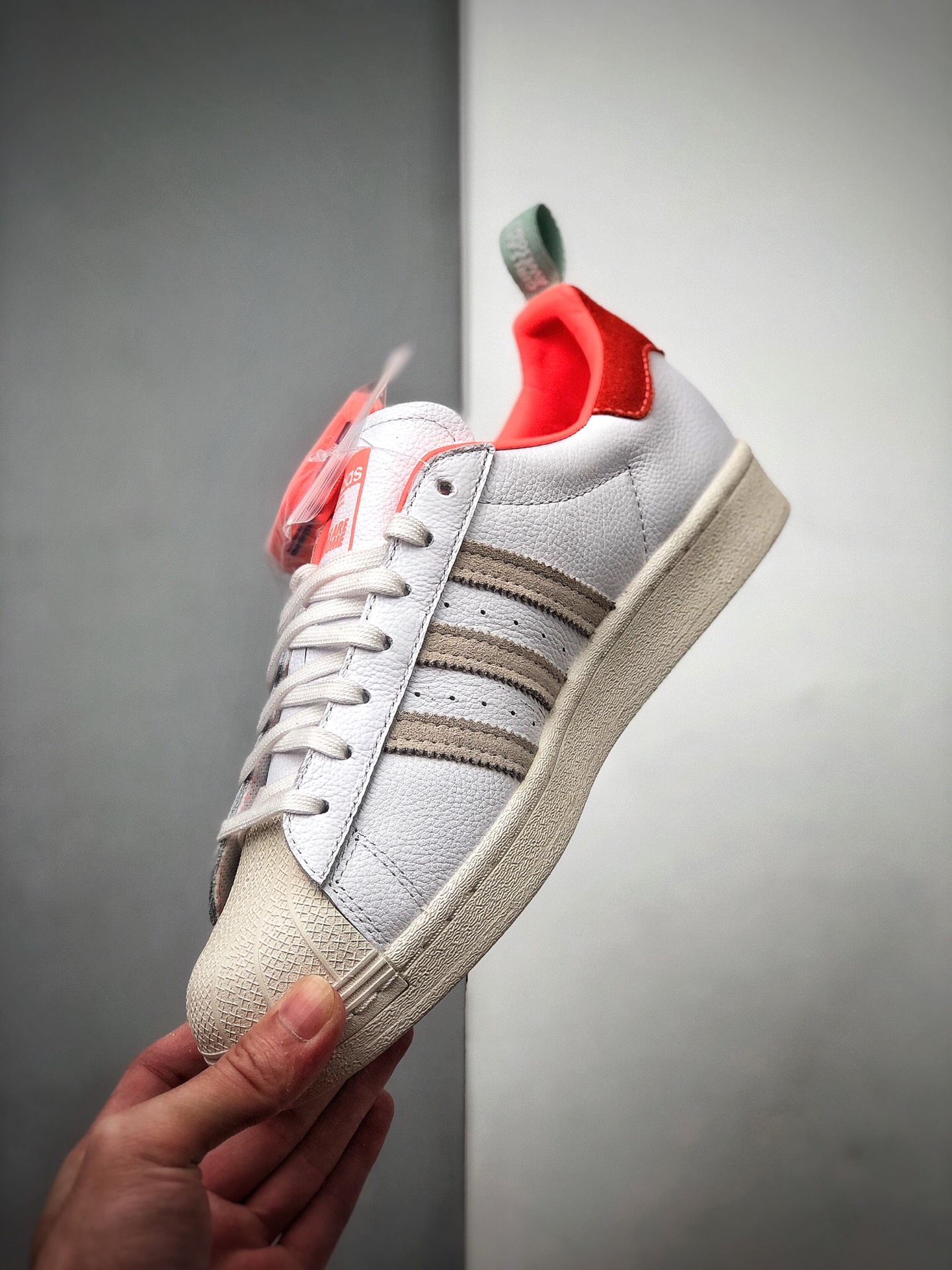270 Girls are awesome贝壳头三叶草 Originals 联名 Superstar Superstar50周年白科技紫橙 FW8087