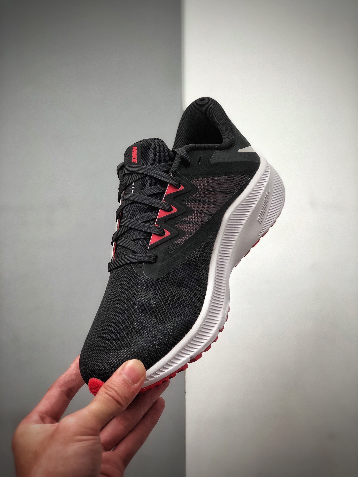 180 Nike Quest 3 极速3代时尚休闲跑步鞋 货号：CD0230-004