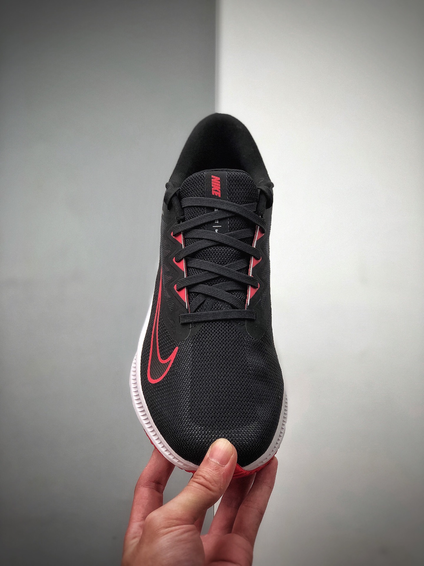 180 Nike Quest 3 极速3代时尚休闲跑步鞋 货号：CD0230-004