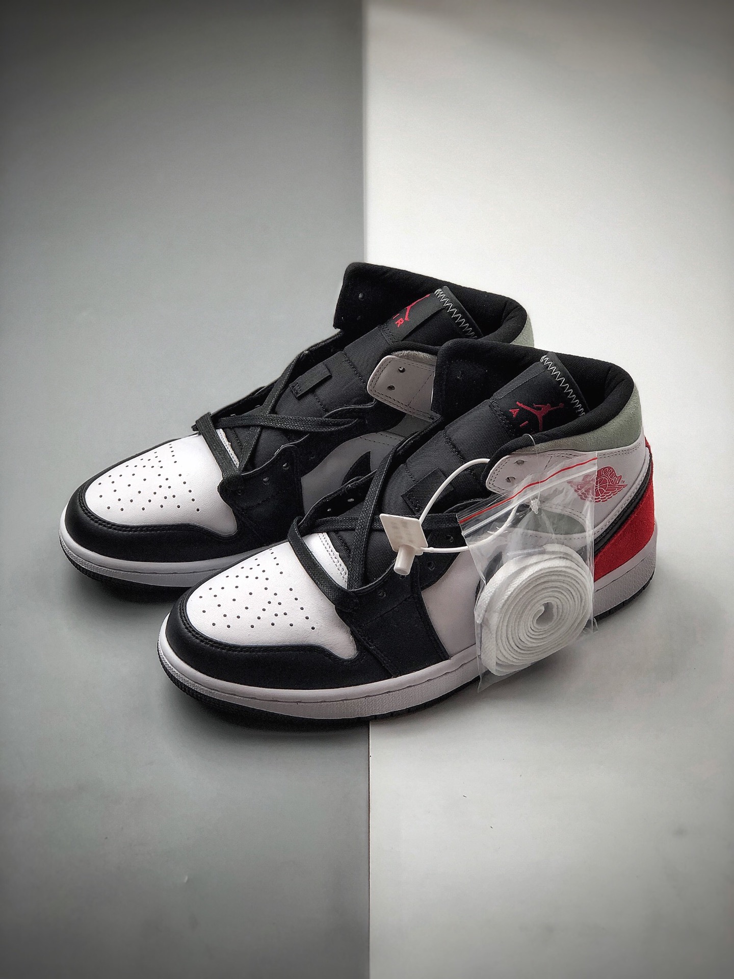 250 Air Jordan 1 Mid SE”Track Red/Union”AJ1 852542-100