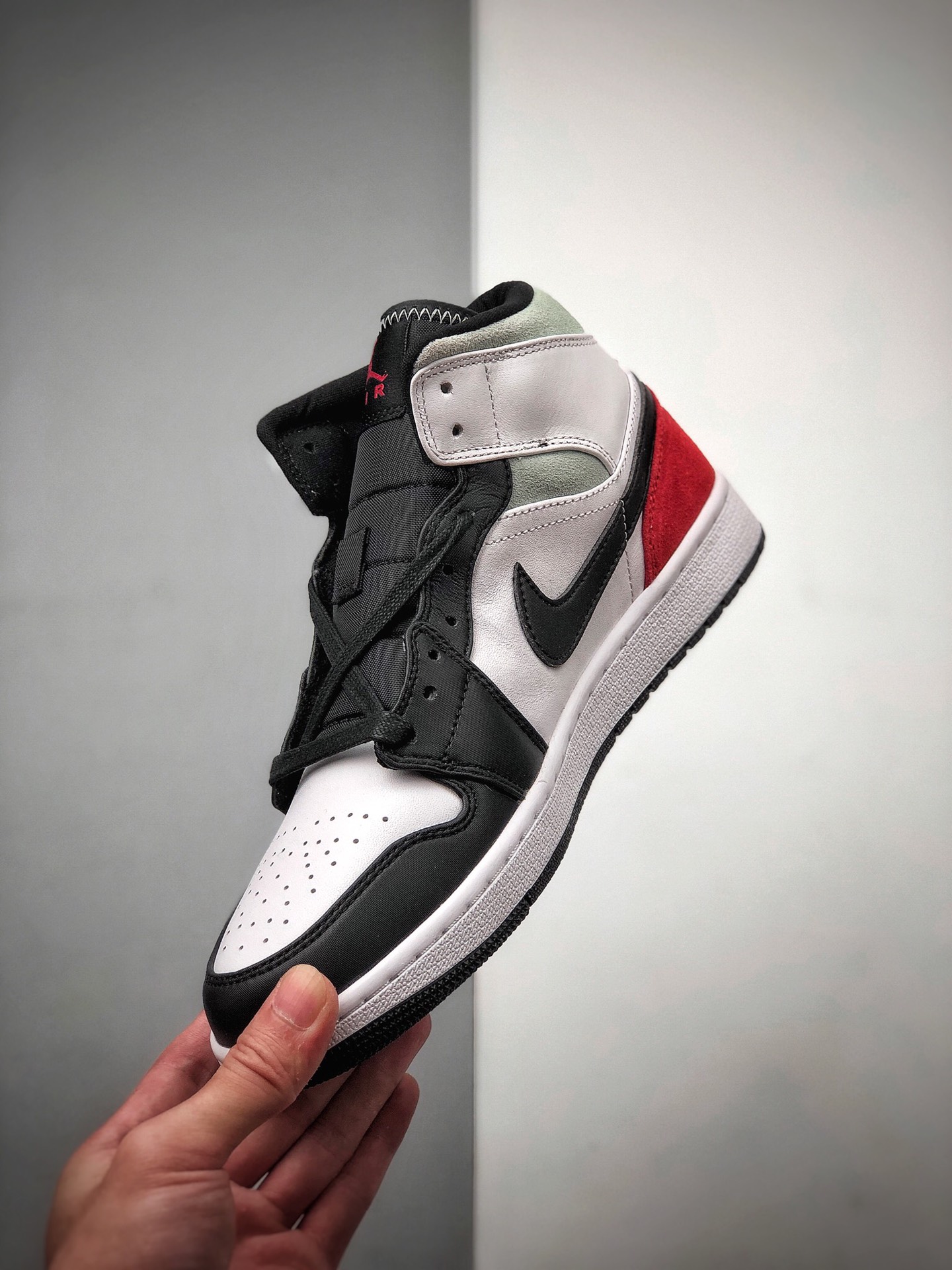 250 Air Jordan 1 Mid SE”Track Red/Union”AJ1 852542-100