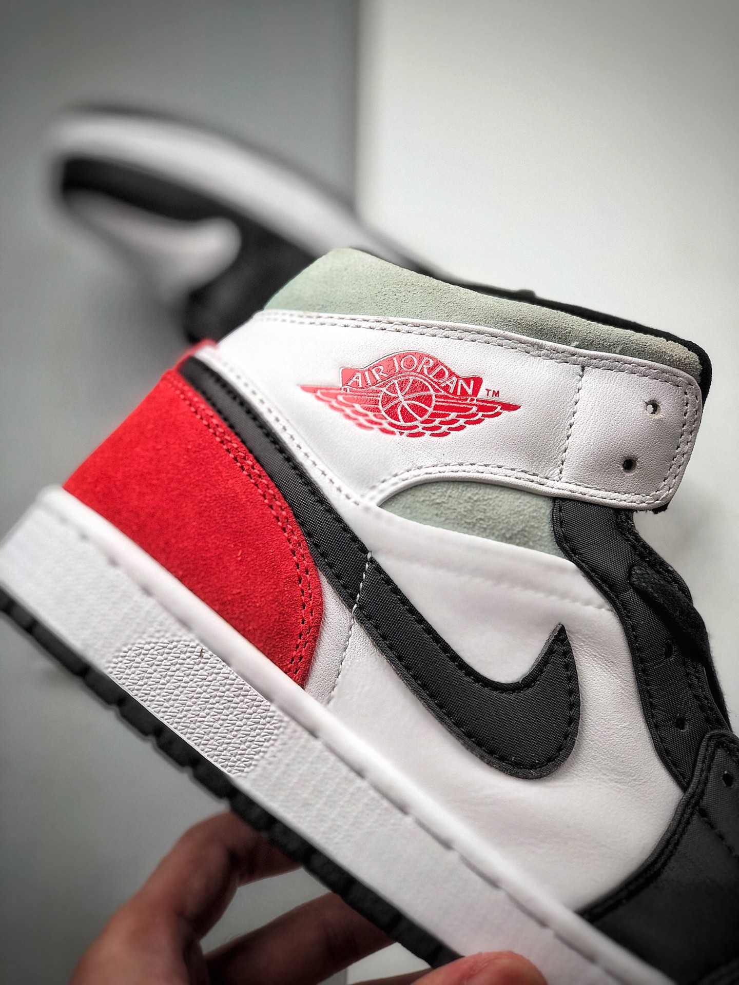 250 Air Jordan 1 Mid SE”Track Red/Union”AJ1 852542-100