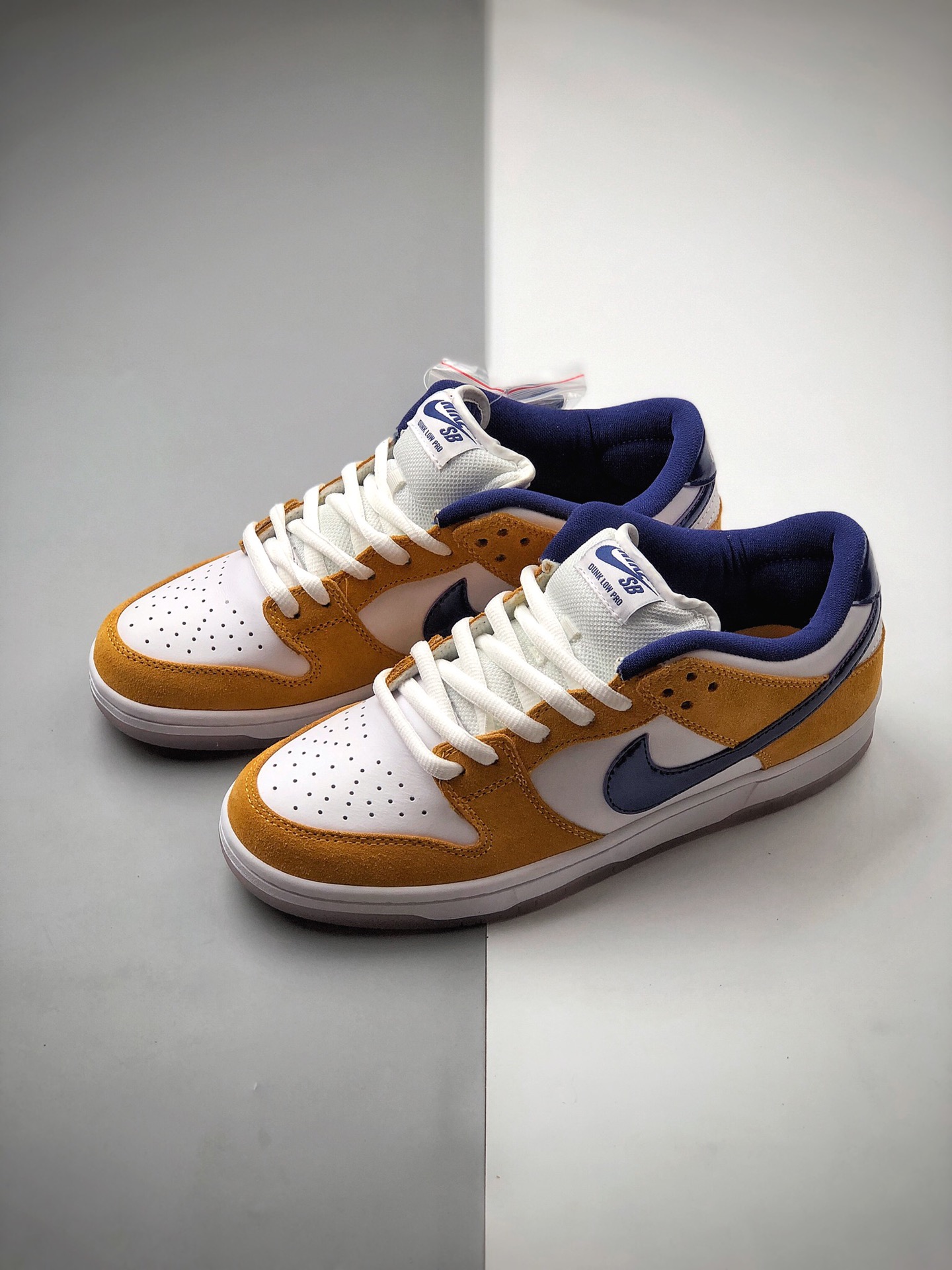 330 NK SB Dunk Low Laser  湖人紫金配色 BQ6817-800