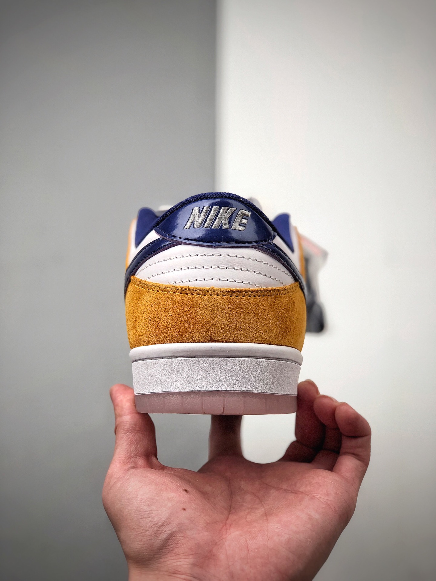 330 NK SB Dunk Low Laser  湖人紫金配色 BQ6817-800