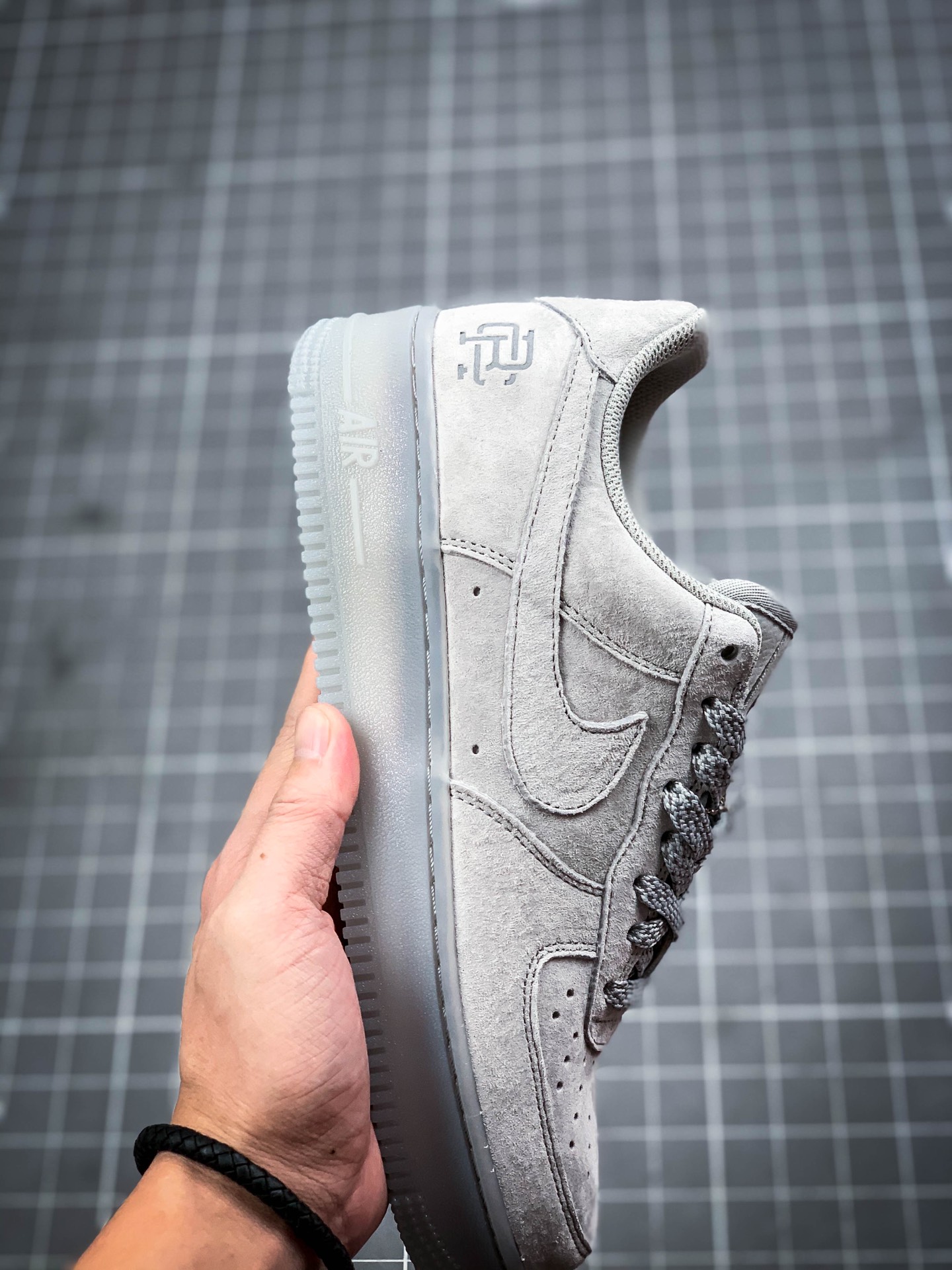 200 卫冕冠军联名款 Air Force1 Mid x Reigning Champ 空军一号低帮运动休闲板鞋 AA1117-118 312