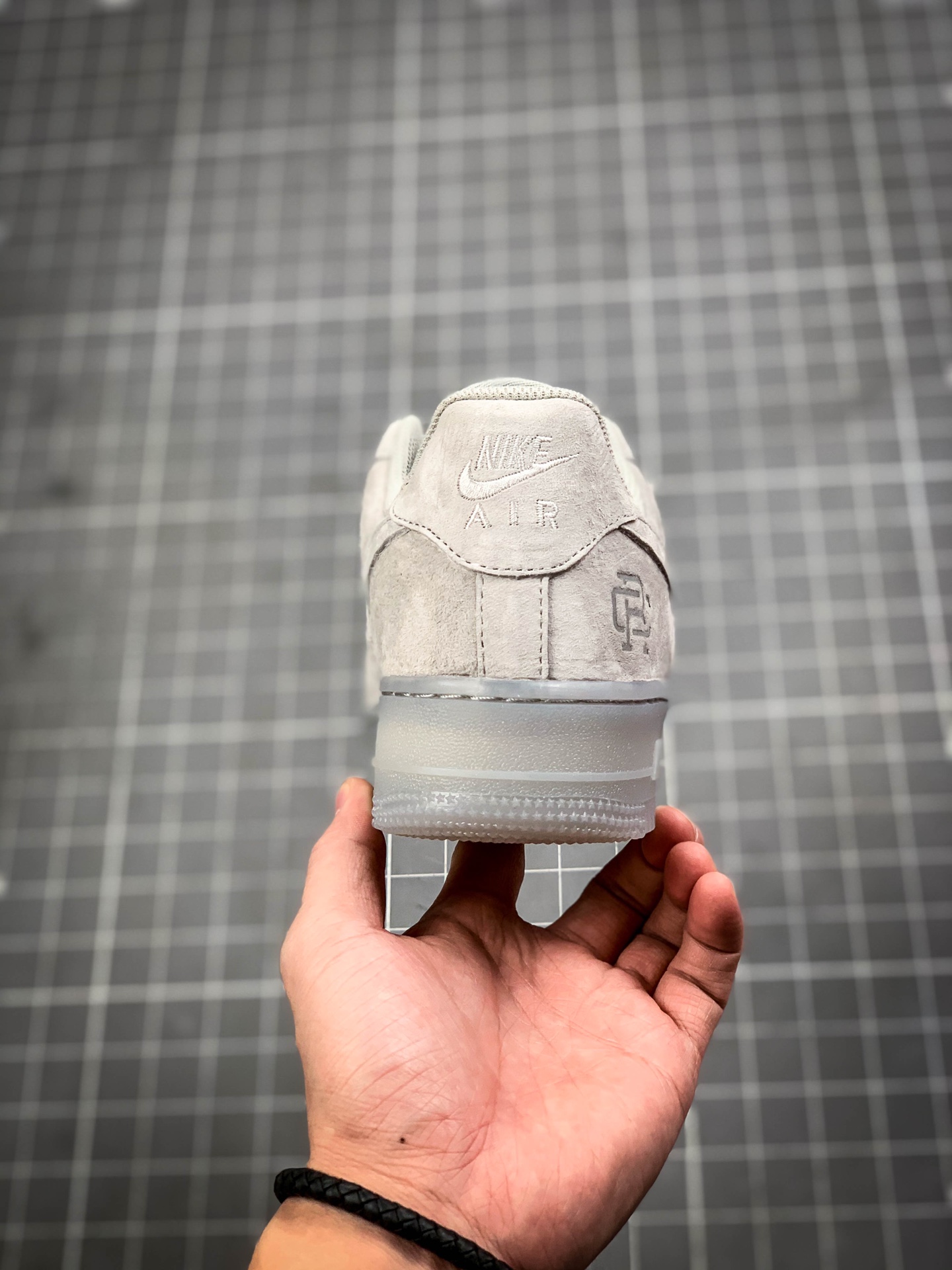 200 卫冕冠军联名款 Air Force1 Mid x Reigning Champ 空军一号低帮运动休闲板鞋 AA1117-118 312