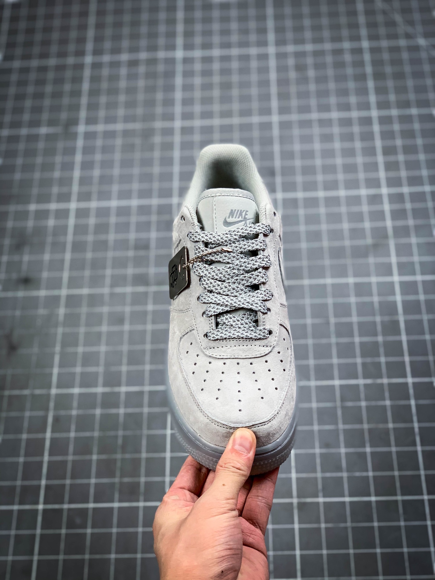 200 卫冕冠军联名款 Air Force1 Mid x Reigning Champ 空军一号低帮运动休闲板鞋 AA1117-118 312