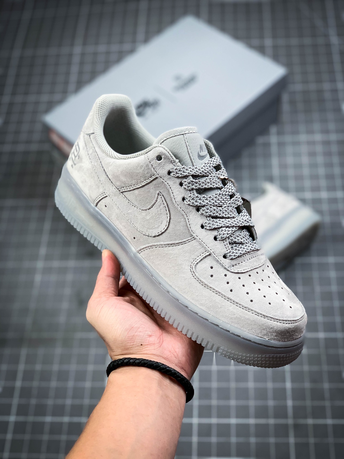 200 卫冕冠军联名款 Air Force1 Mid x Reigning Champ 空军一号低帮运动休闲板鞋 AA1117-118 312
