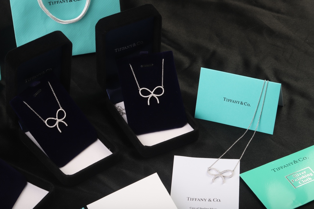 Tiffany & Co. 满钻大蝴蝶结项链