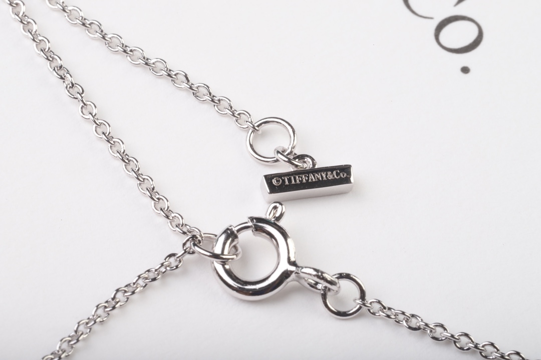 Tiffany & Co. 满钻大蝴蝶结项链