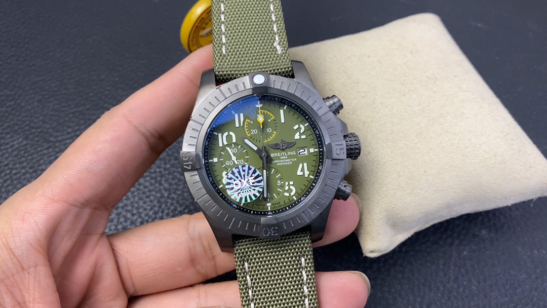 [Breitling Watches]OXF Avenger Series Chronograph Military Green