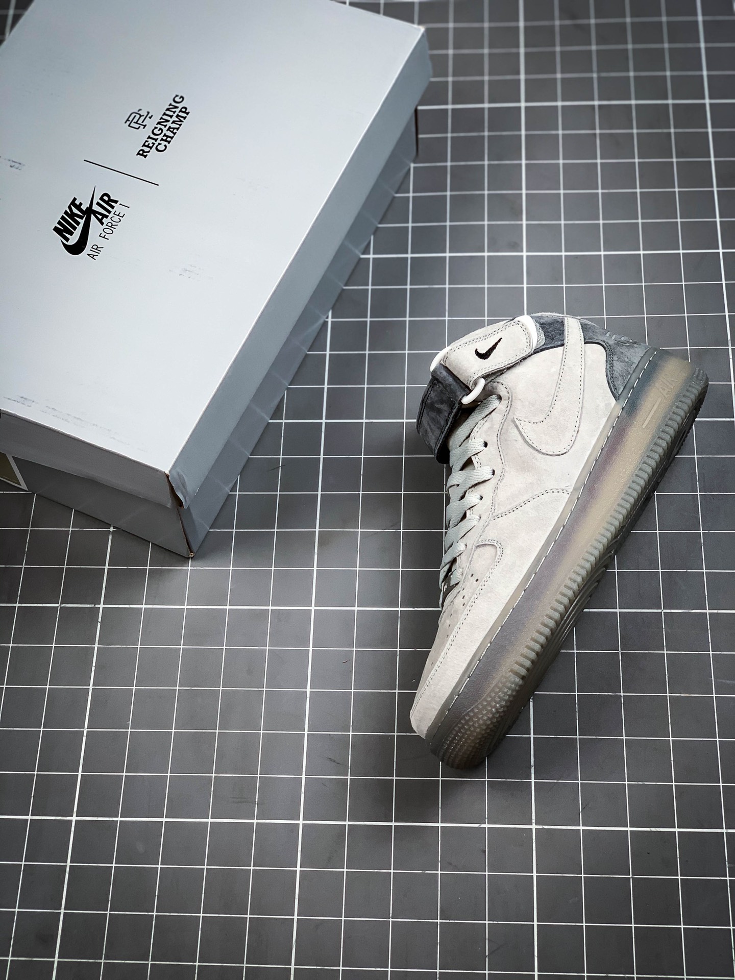 200 Reigning Champ X Nike Air Force1 MID卫冕冠军联名空军一号中帮板鞋807618-200