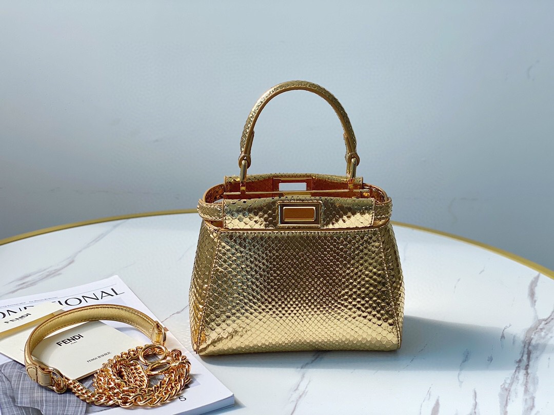1800 A batch of new small handbags from the Fendi peekaboo series of genuine snakeskin imported from the Philippines, with internal pockets and i