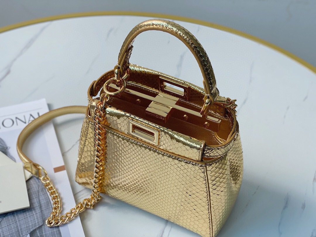 1800 A batch of new small handbags from the Fendi peekaboo series of genuine snakeskin imported from the Philippines, with internal pockets and i