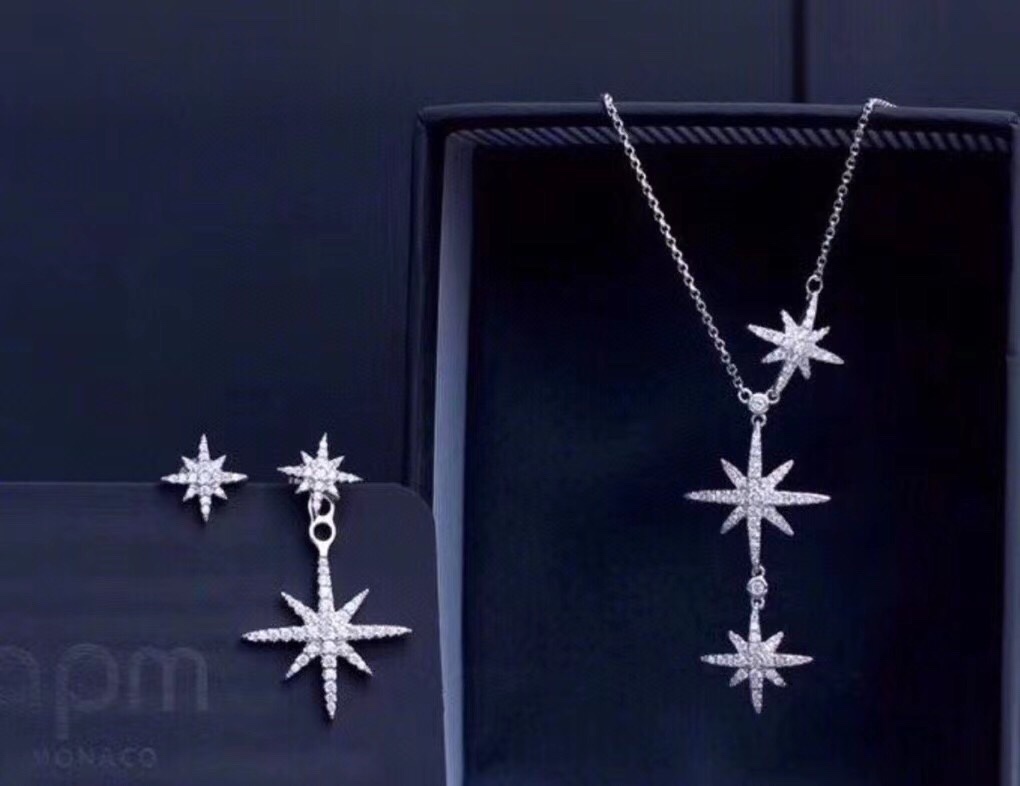 推荐组合
apm三流星系列 全部到货❗️
  不对称耳钉
  双星手链
  三星钻扣项链