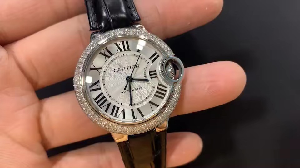 Cartier 卡地亚蓝气球系列33尺寸镶钻女表视频欣赏