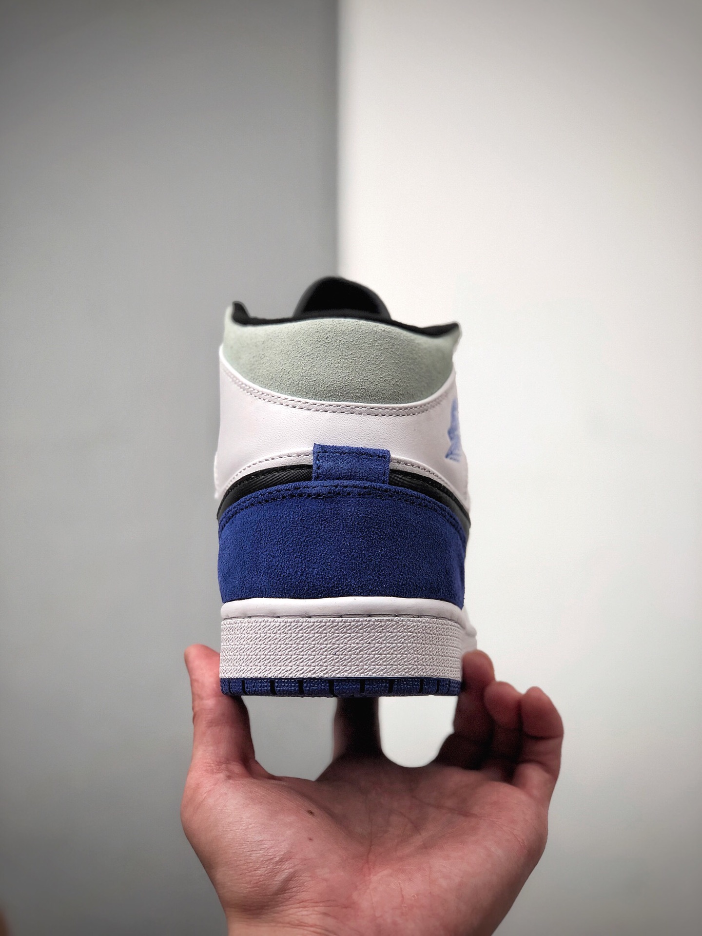 250 Air Jordan 1 Mid SE“ Game Royal”852542-102