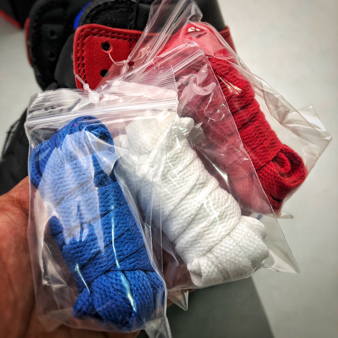 Tres colores de cordones incluidos, única forma correcta de atarlos