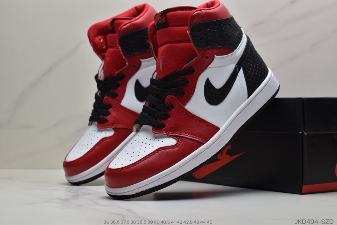 160 公司级 Jordan 1 High OG AJ1乔丹一代高帮篮球鞋555088-500