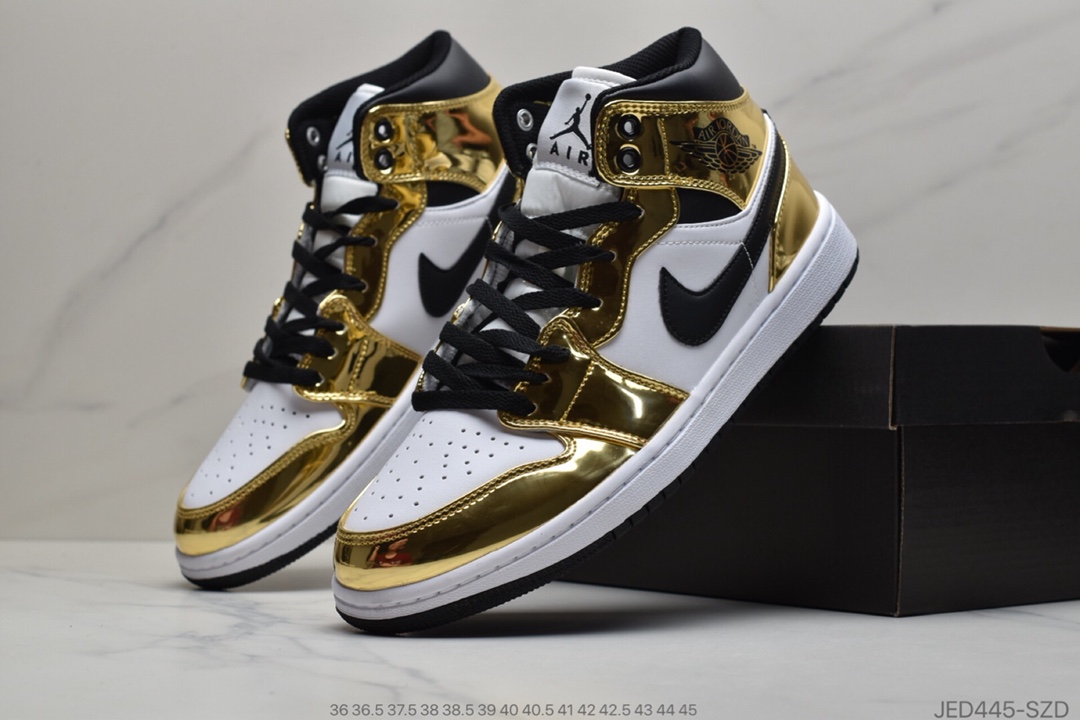 150 公司级乔丹 Air Jordan 1 Mid “Light Smoke Grey”烟灰 AJ1 乔1 中帮百搭休闲运动板鞋554724-092