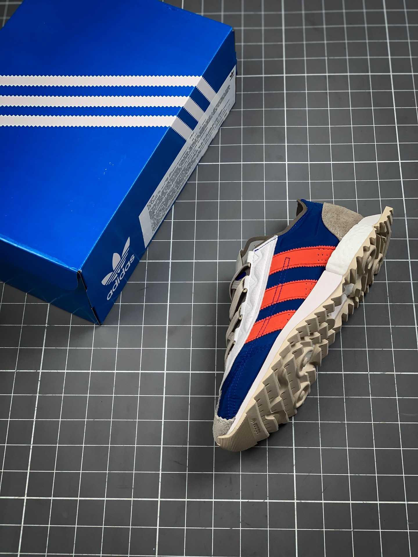 230 #全网首发 王嘉尔上脚adidas SL7600  上世纪 70 年代的经典款EG6780-213