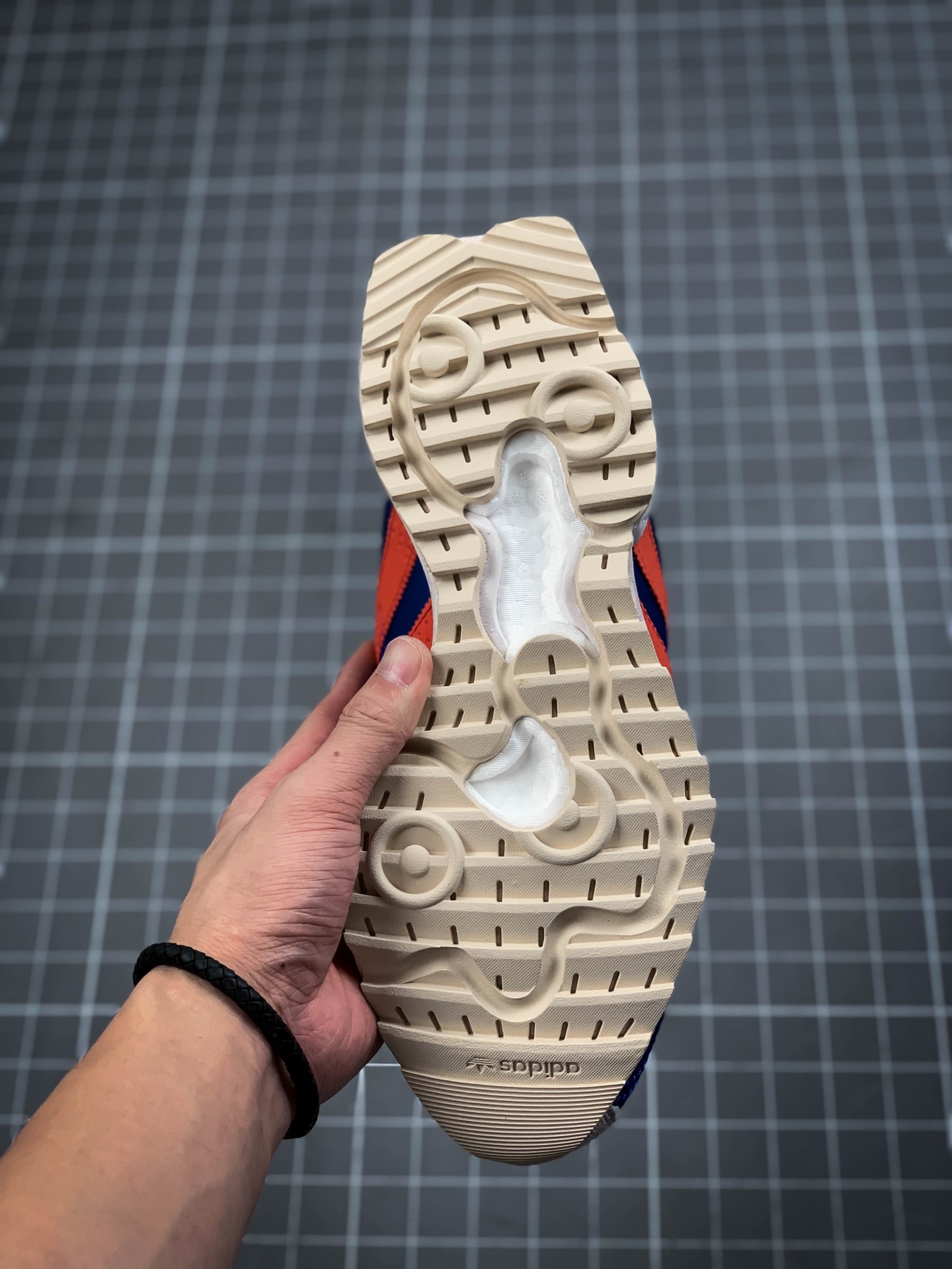 230 #全网首发 王嘉尔上脚adidas SL7600  上世纪 70 年代的经典款EG6780-213
