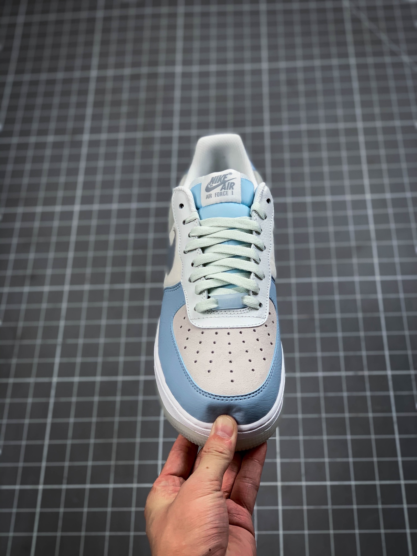 200  Nike Air Force 1'07 Low 空军一号“幻影冰蓝”低帮休闲板鞋 AO2425-400
