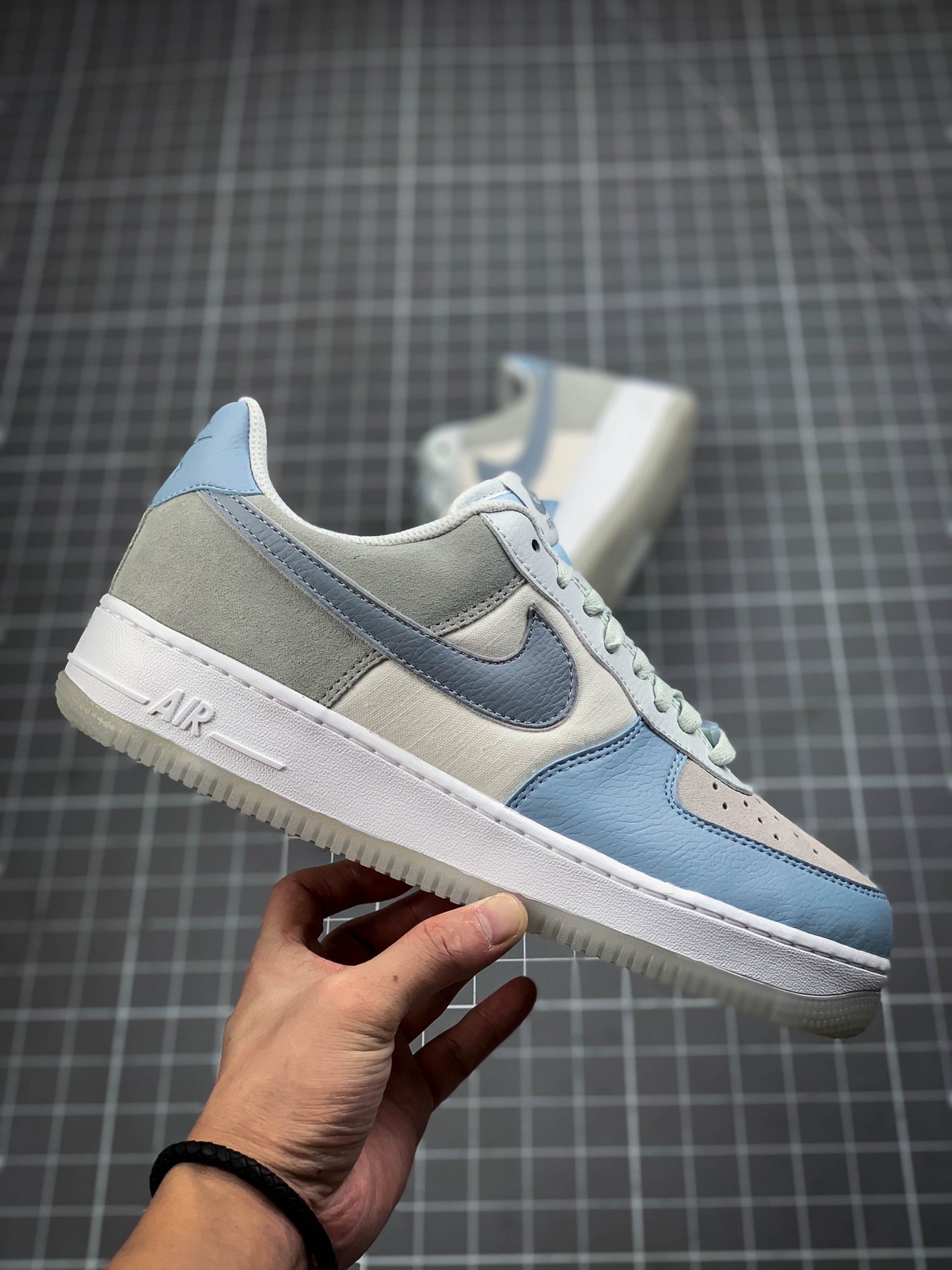 200  Nike Air Force 1'07 Low 空军一号“幻影冰蓝”低帮休闲板鞋 AO2425-400