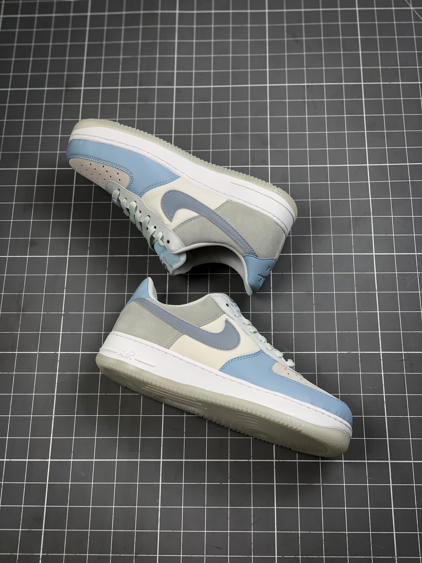 200  Nike Air Force 1'07 Low 空军一号“幻影冰蓝”低帮休闲板鞋 AO2425-400