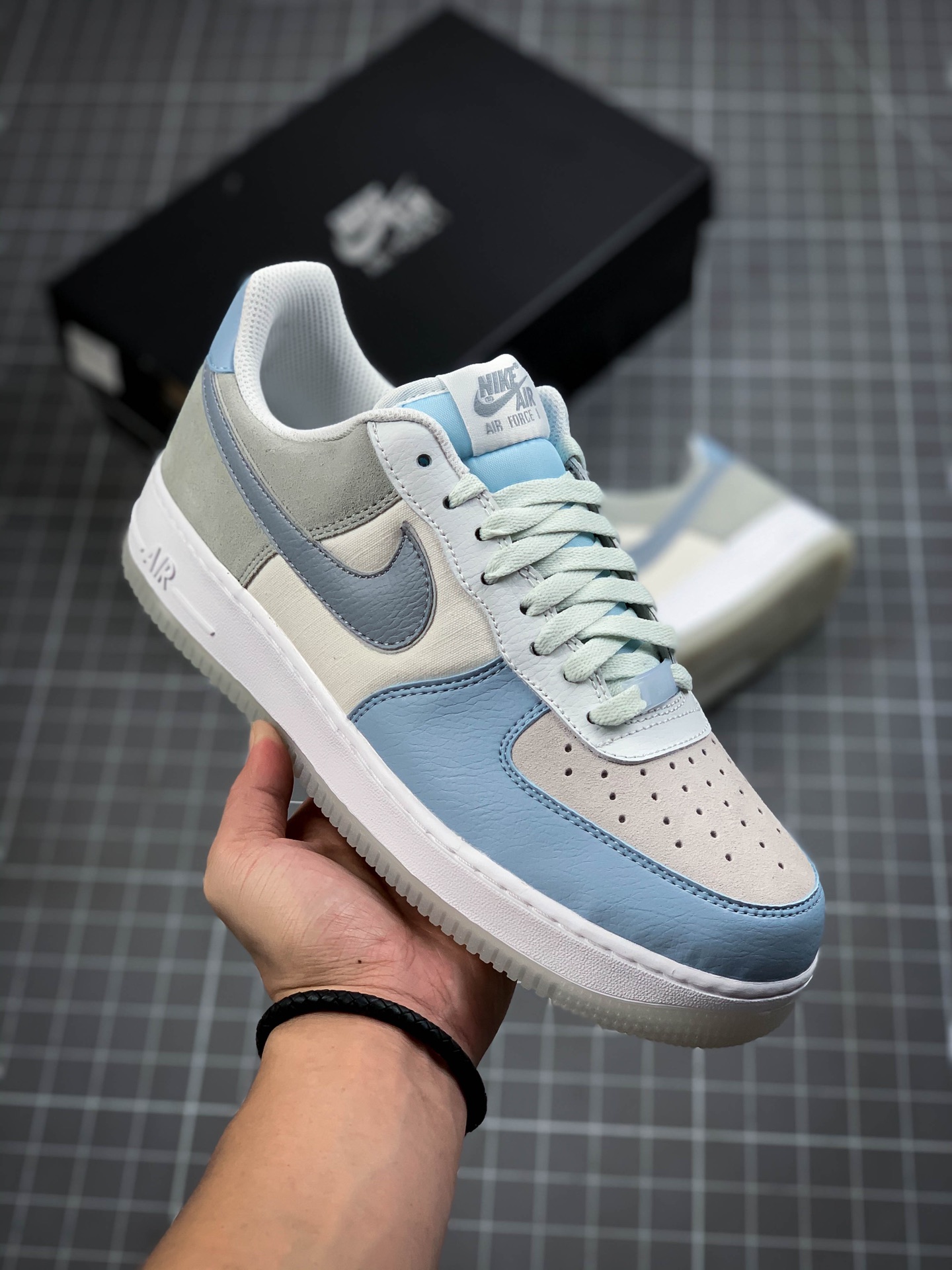 200 Nike Air Force 1'07 Low 空军一号“幻影冰蓝”低帮休闲板鞋AO2425 