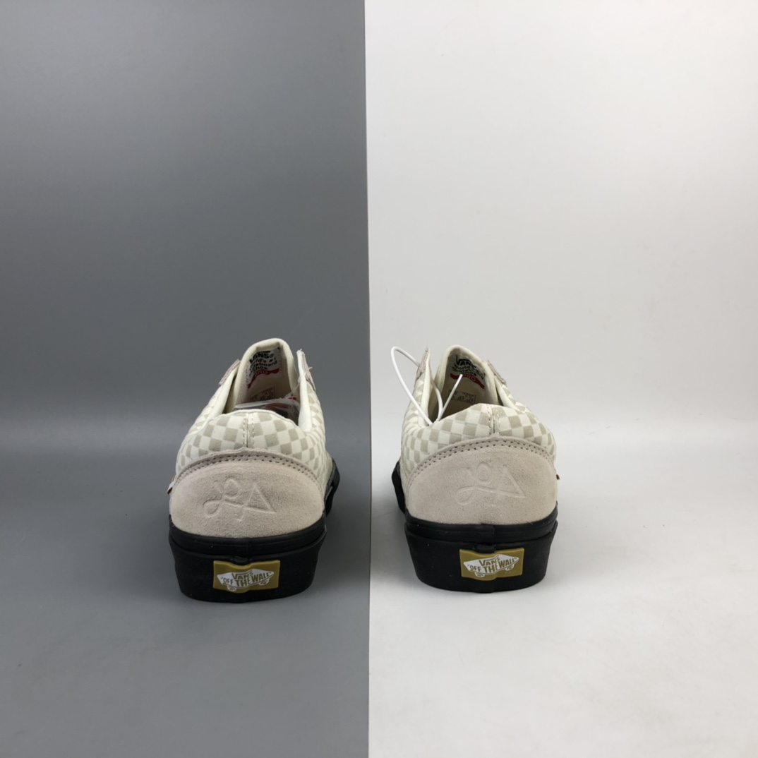 150 Vans Old Skool Pro Lizzie Armanto 签名款 米白棋盘格情侣鞋 VN0A45JC0ZY