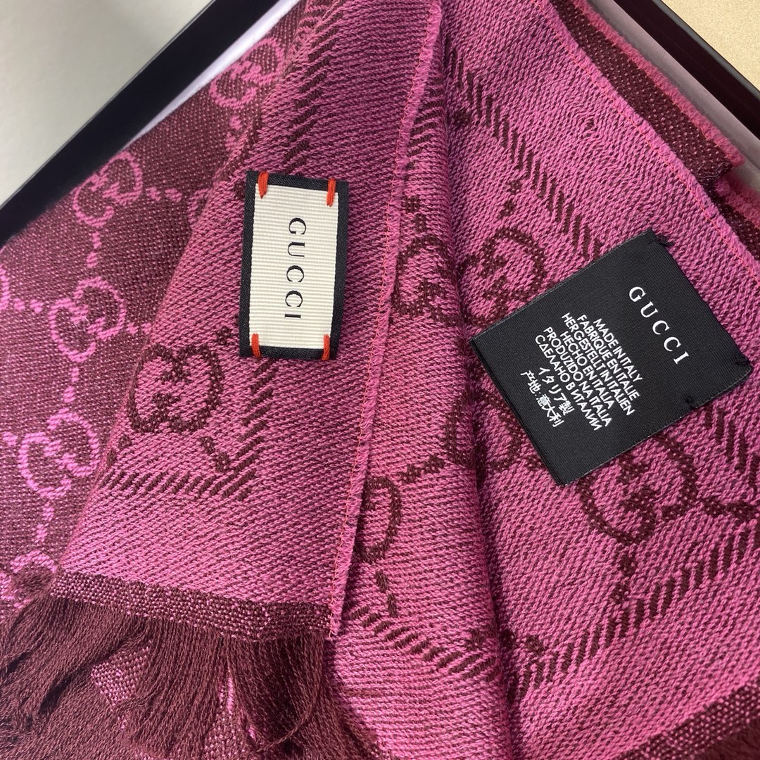 Gucci Wool Jacquard Scarf in Bordeaux - Luxurious & Elegant 4 i1597911779 1333 2